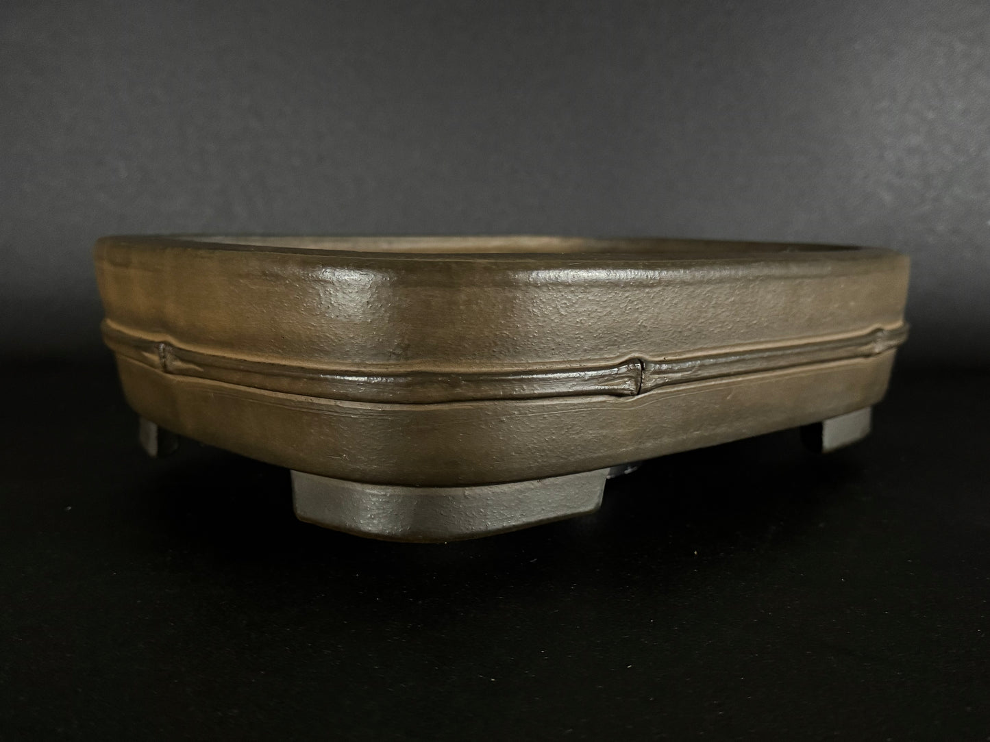 NAKANO GYOZAN 中野 行山 "Hand signed 爪描き" - 常滑 - 33.3cm Rectangular Unglazed 長方形 無釉 Bamboo-Motif (竹意匠)