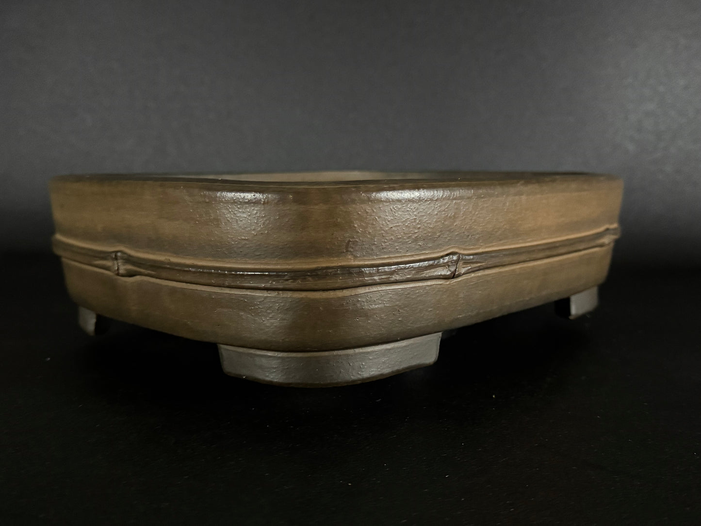 NAKANO GYOZAN 中野 行山 "Hand signed 爪描き" - 常滑 - 33.3cm Rectangular Unglazed 長方形 無釉 Bamboo-Motif (竹意匠)