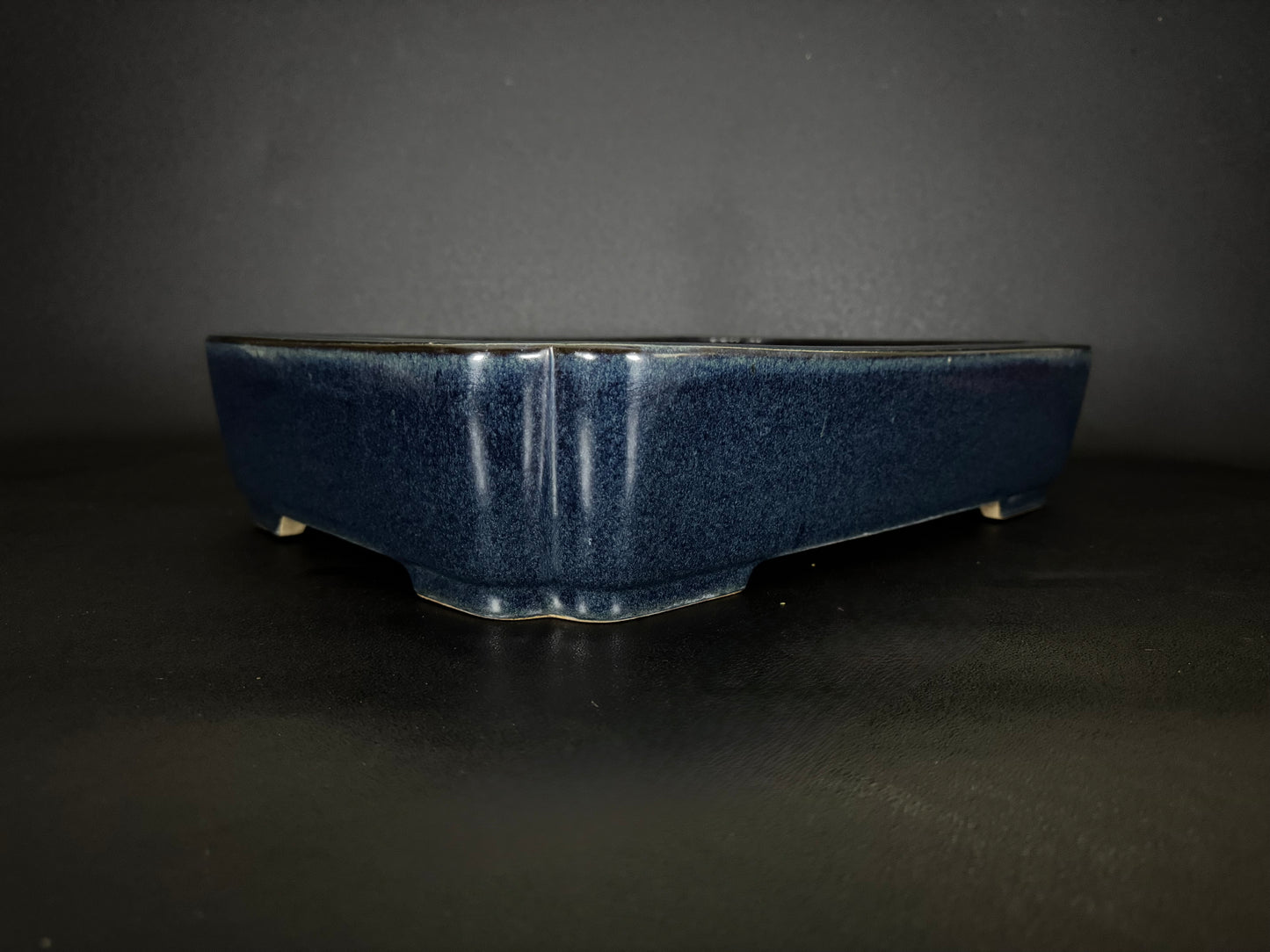 REIHO 礼峰 (Kataoka Katsushi 片岡勝志) “爪描き” – Tokoname 常滑市 – 50.8cm Rectangular 長方鉢 – Deep Blue Glazed 濃青釉