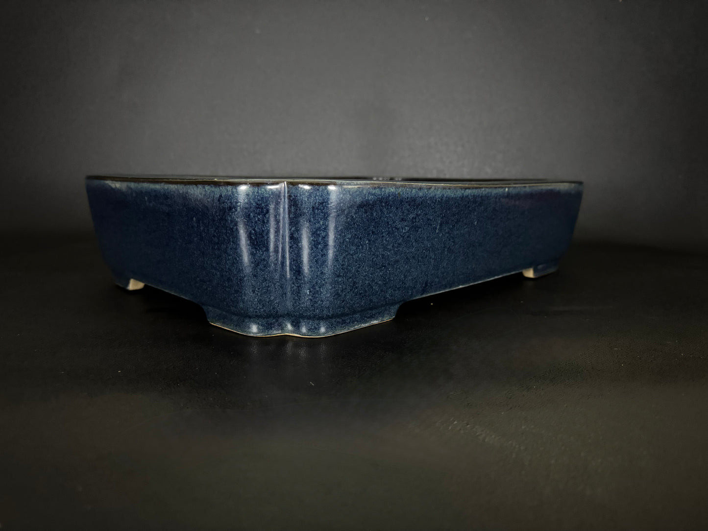 REIHO 礼峰 (Kataoka Katsushi 片岡勝志) “爪描き” – Tokoname 常滑市 – 50.8cm Rectangular 長方鉢 – Deep Blue Glazed 濃青釉