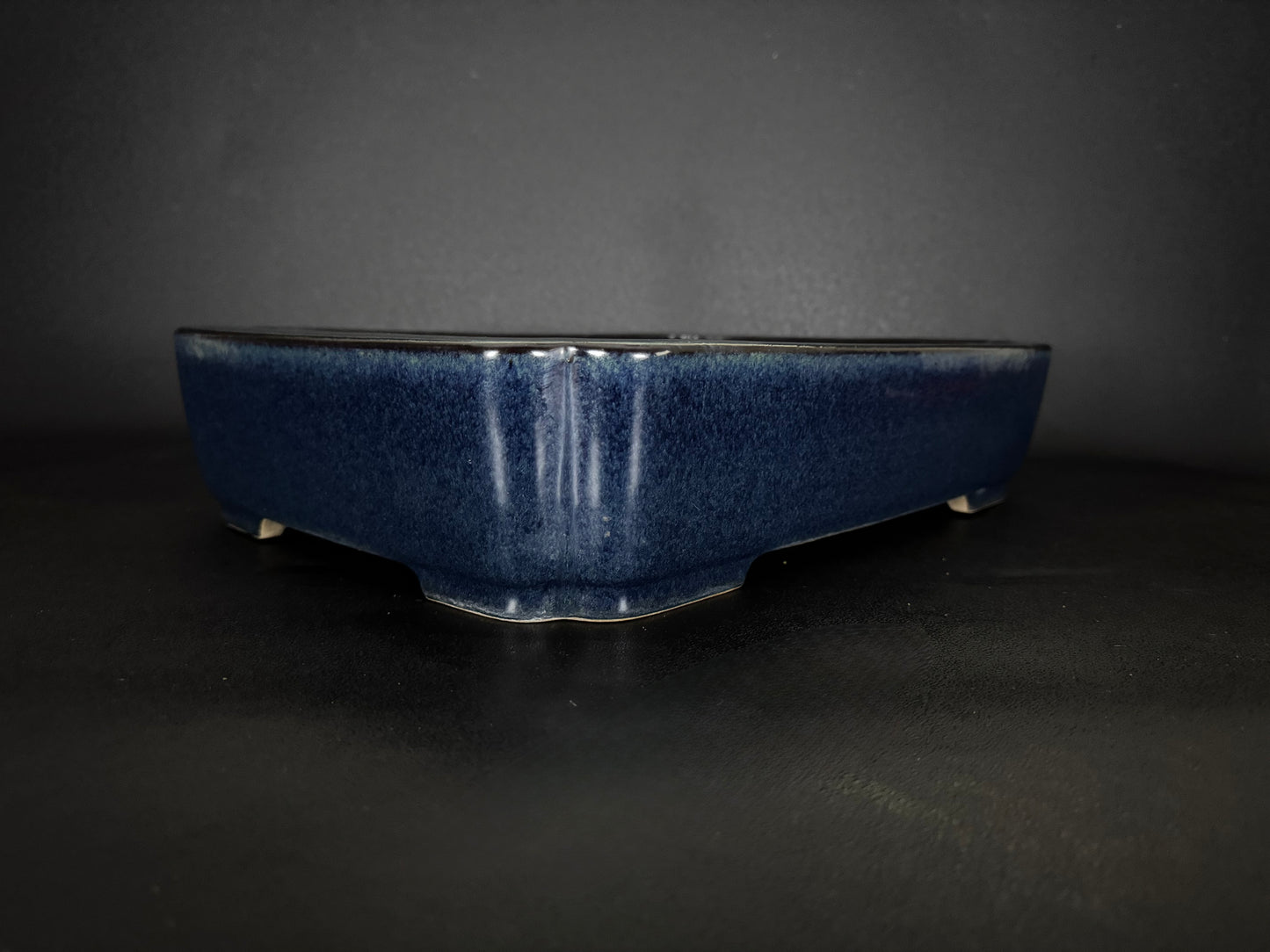 REIHO 礼峰 (Kataoka Katsushi 片岡勝志) “爪描き” – Tokoname 常滑市 – 50.8cm Rectangular 長方鉢 – Deep Blue Glazed 濃青釉