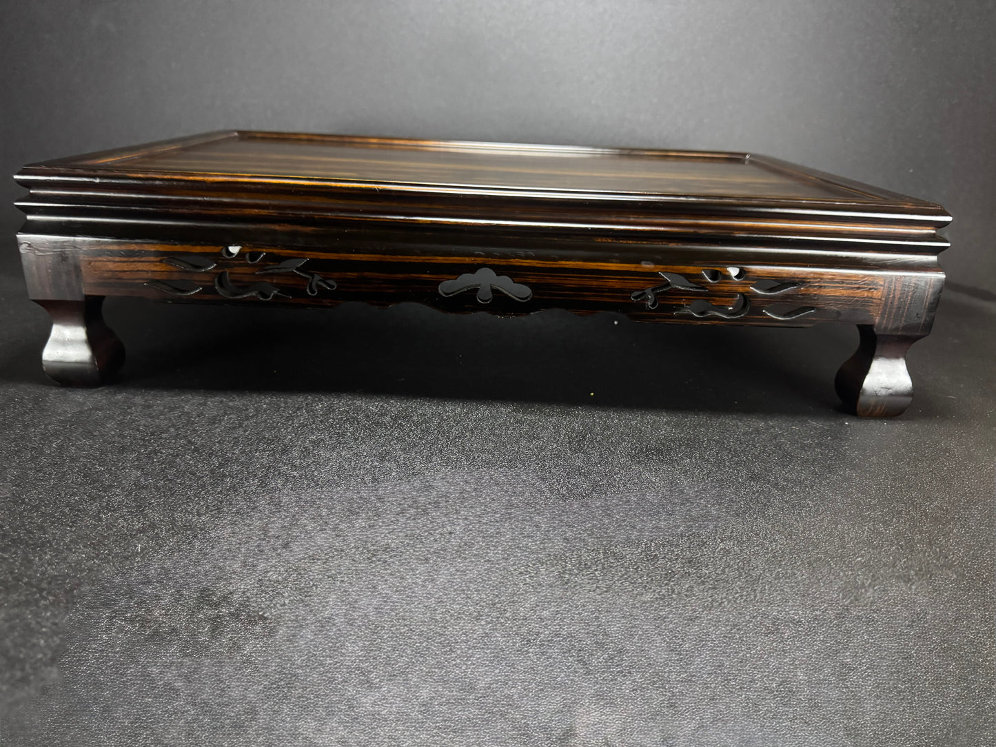 0 Japanese Bonsai Display Stand 盆栽飾台 – Ebony / Rosewood Style 黒檀・紫檀調 – Rectangular Kadai 花台 – Pierced Openwork Carving 透かし彫り – 54.7cm