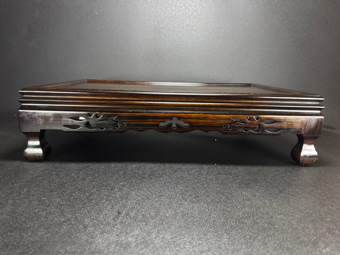 0 Japanese Bonsai Display Stand 盆栽飾台 – Ebony / Rosewood Style 黒檀・紫檀調 – Rectangular Kadai 花台 – Pierced Openwork Carving 透かし彫り – 54.7cm