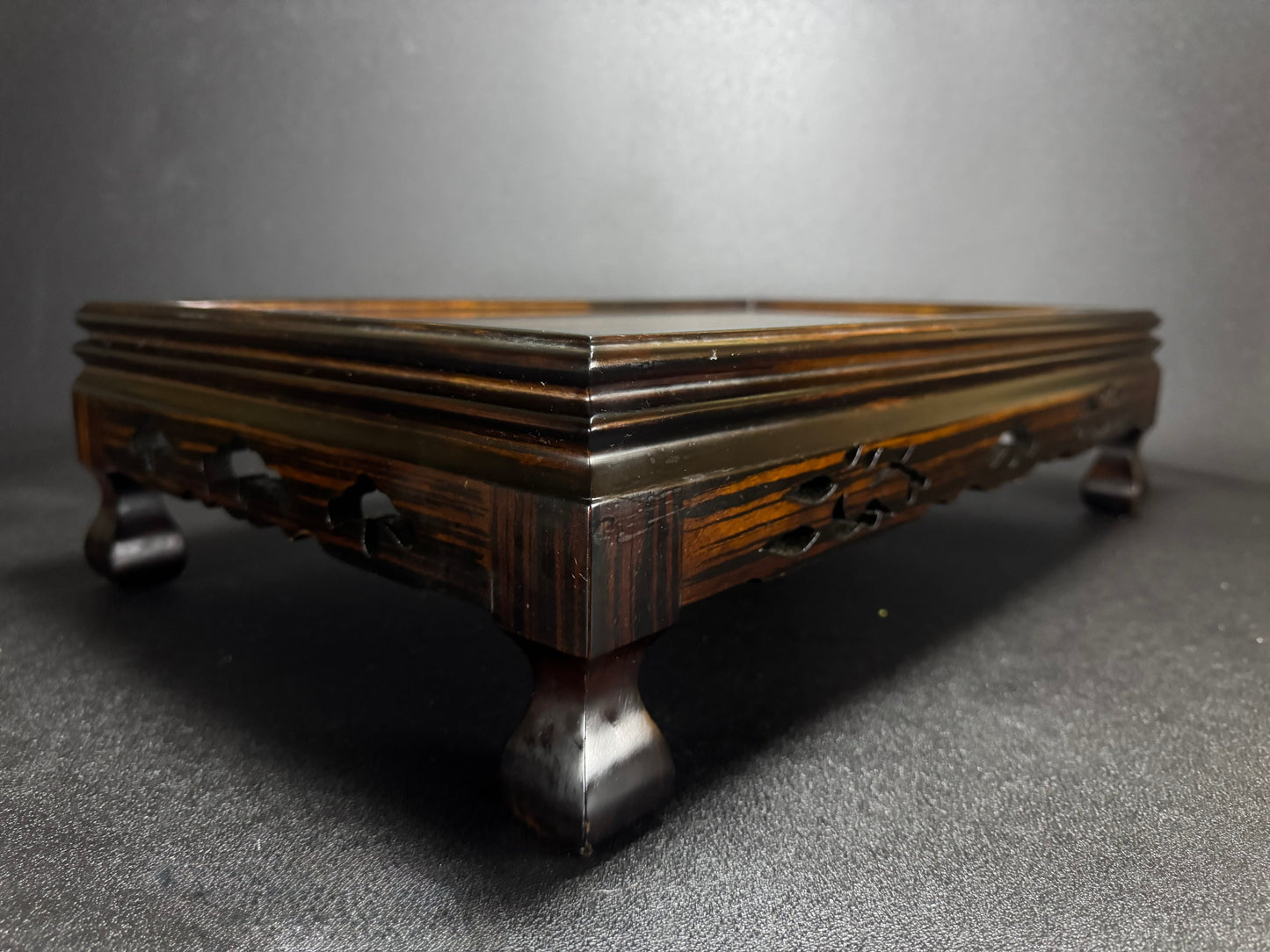 0 Japanese Bonsai Display Stand 盆栽飾台 – Ebony / Rosewood Style 黒檀・紫檀調 – Rectangular Kadai 花台 – Pierced Openwork Carving 透かし彫り – 54.7cm