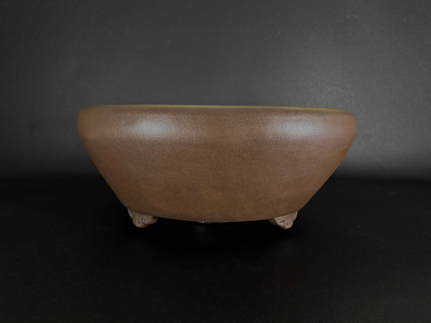 NAKANO GYOZAN 中野 行山 "Hand signed 爪描き" - 常滑 - 39.5cm Round 丸鉢 – Unglazed 無釉