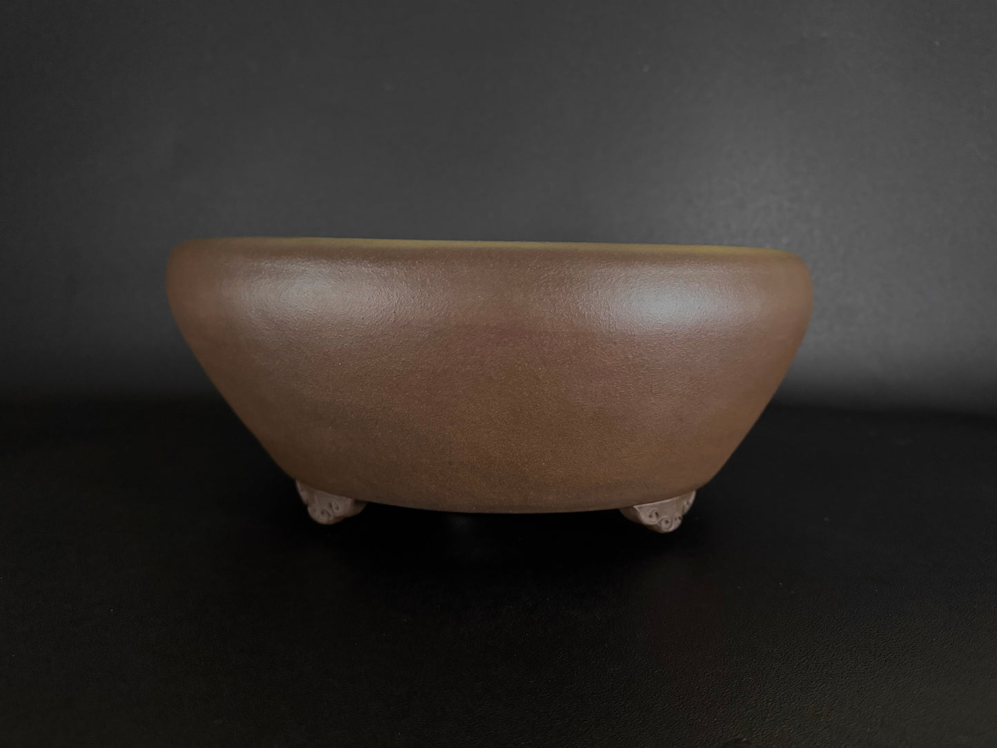 NAKANO GYOZAN 中野 行山 "Hand signed 爪描き" - 常滑 - 39.5cm Round 丸鉢 – Unglazed 無釉