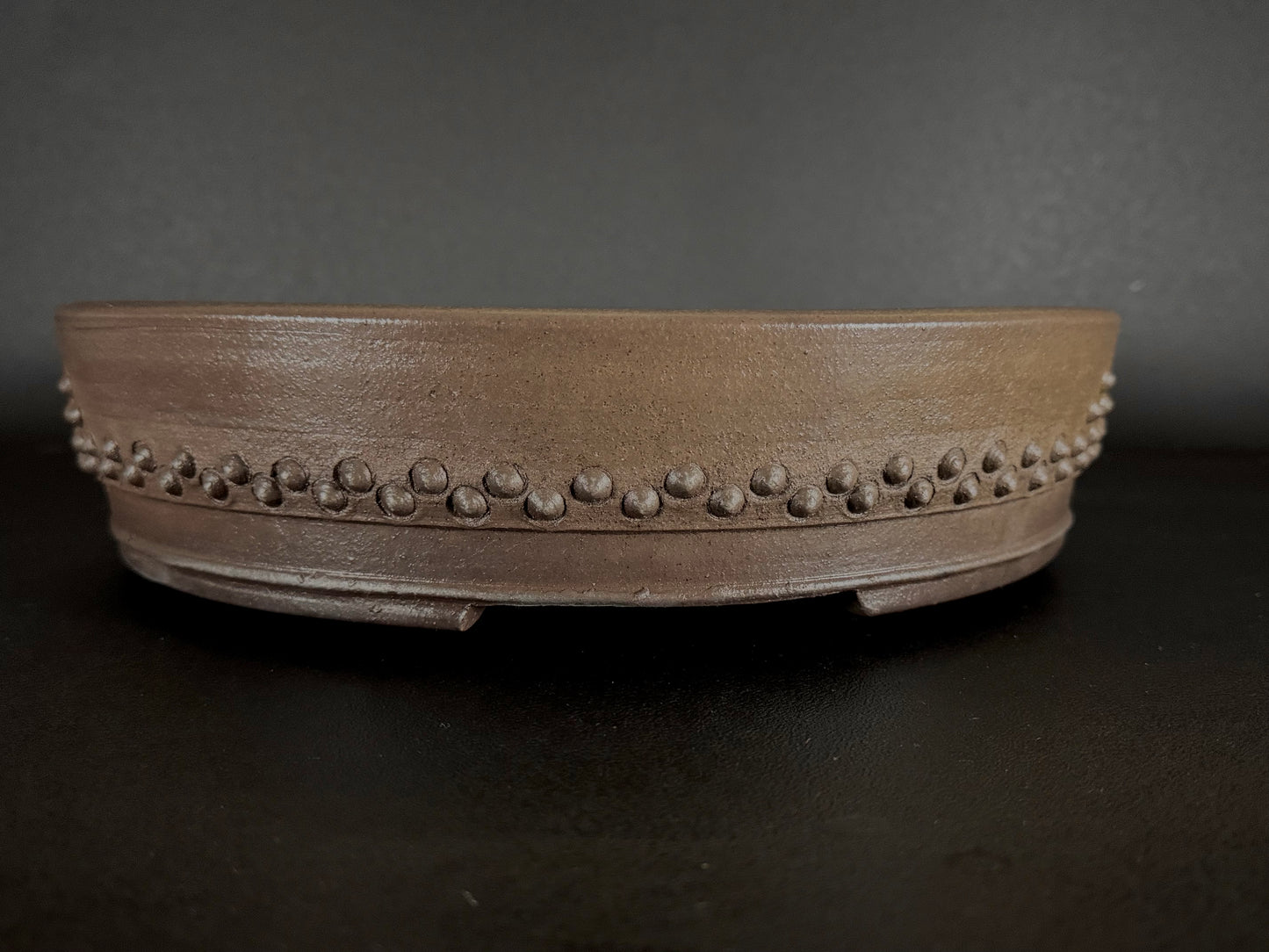 REIHOU 玲峰 (Matsushita Reiji 松下礼治) – Tokoname 常滑 – 37.0cm Round Drum 丸太鼓形 – Unglazed 無釉