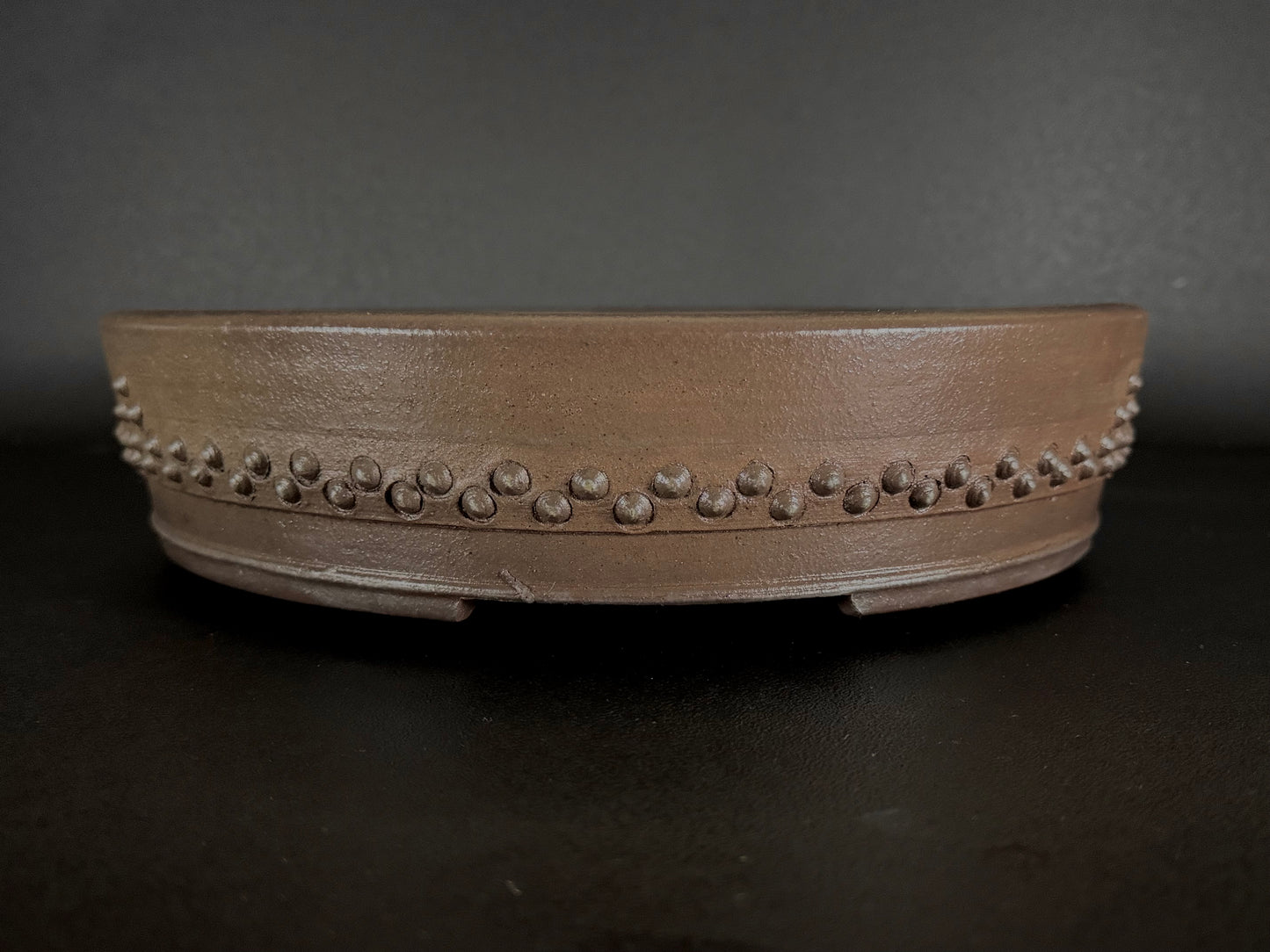 REIHOU 玲峰 (Matsushita Reiji 松下礼治) – Tokoname 常滑 – 37.0cm Round Drum 丸太鼓形 – Unglazed 無釉