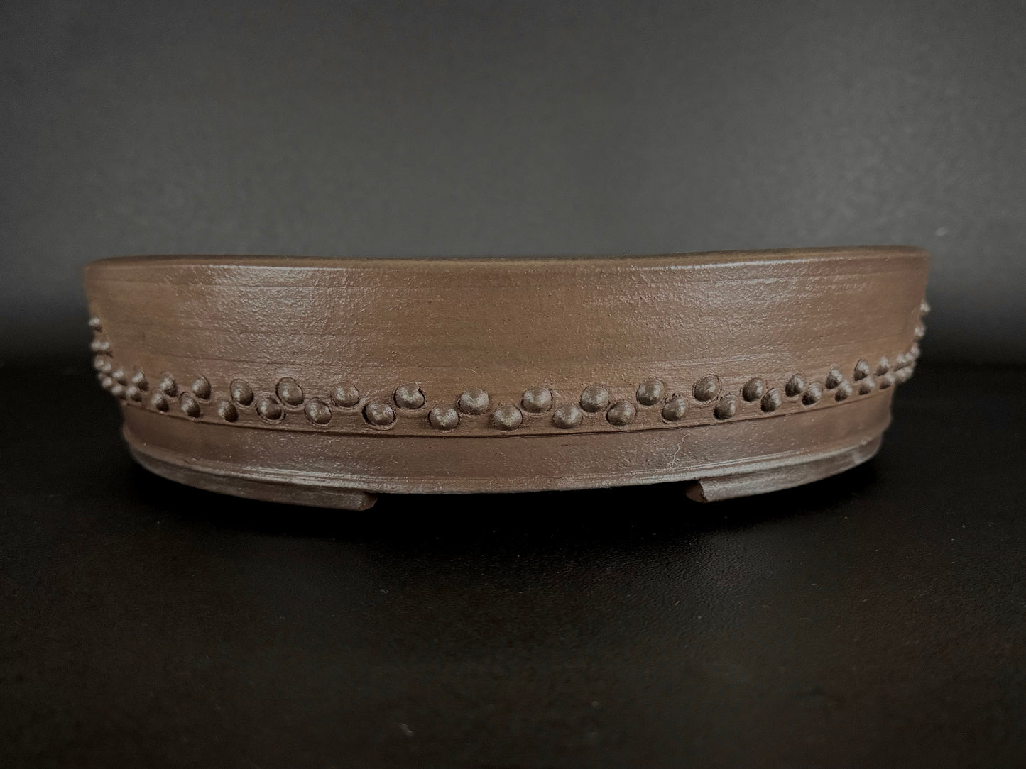 REIHOU 玲峰 (Matsushita Reiji 松下礼治) – Tokoname 常滑 – 37.0cm Round Drum 丸太鼓形 – Unglazed 無釉