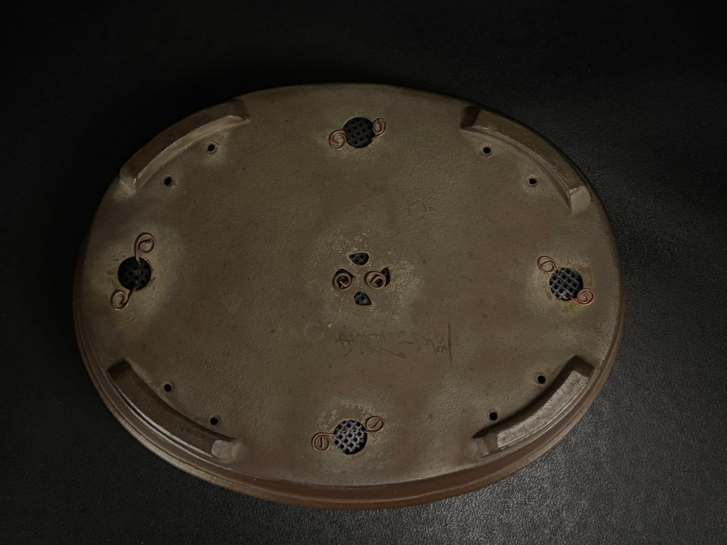 NAKANO GYOZAN 中野 行山 "Hand signed 爪描き" - 常滑 - 41.2cm Oval Unglazed (楕円形 無釉)