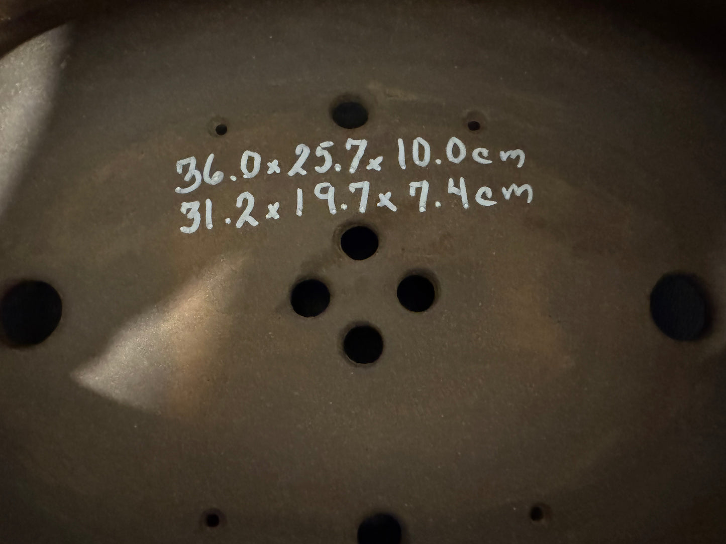NAKANO GYOZAN 中野 行山 "Hand signed 爪描き" - 常滑 - 36.0cm Oval Bag-Form Unglazed 楕円袋形 無釉