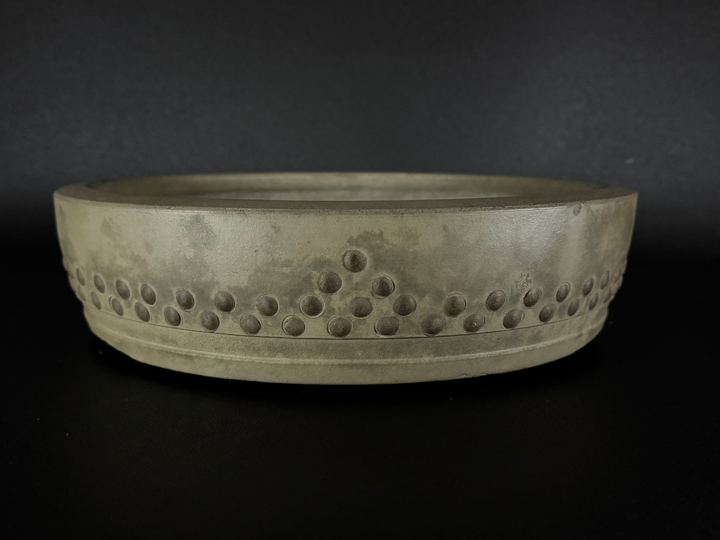 TOUYOU / TOYO 陶陽 (Matsumoto Takeshi 松本 武) – Tokoname 常滑市 – 33.6cm Round Drum 丸形太鼓鉢 – Unglazed 無釉