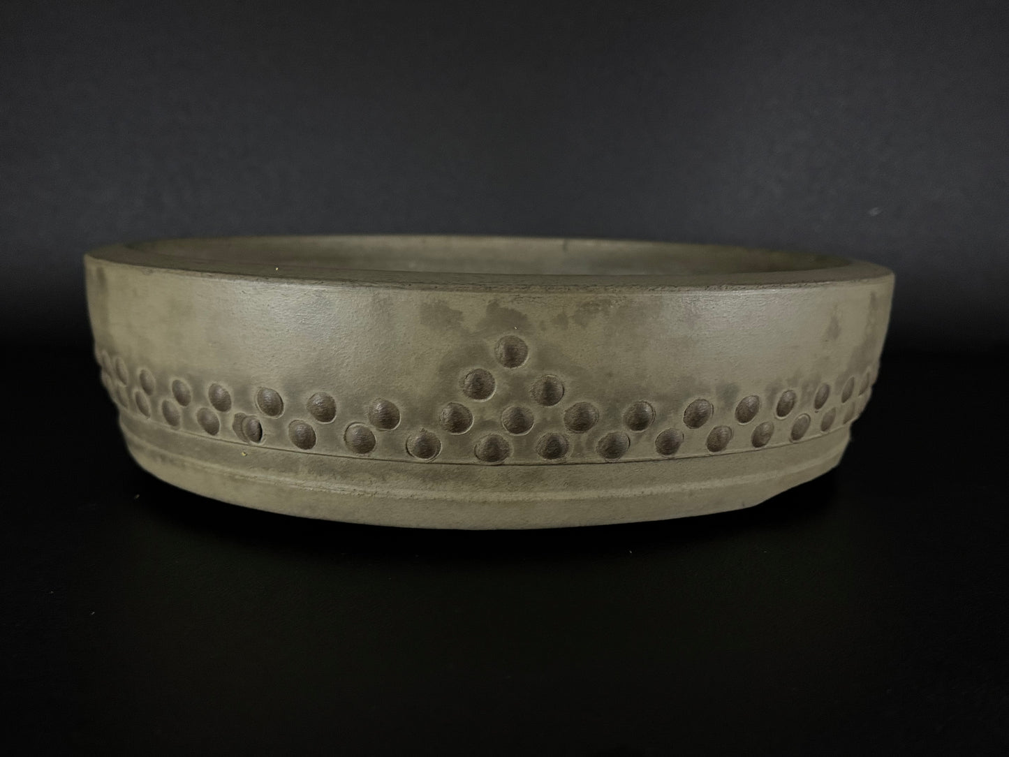 TOUYOU / TOYO 陶陽 (Matsumoto Takeshi 松本 武) – Tokoname 常滑市 – 33.6cm Round Drum 丸形太鼓鉢 – Unglazed 無釉