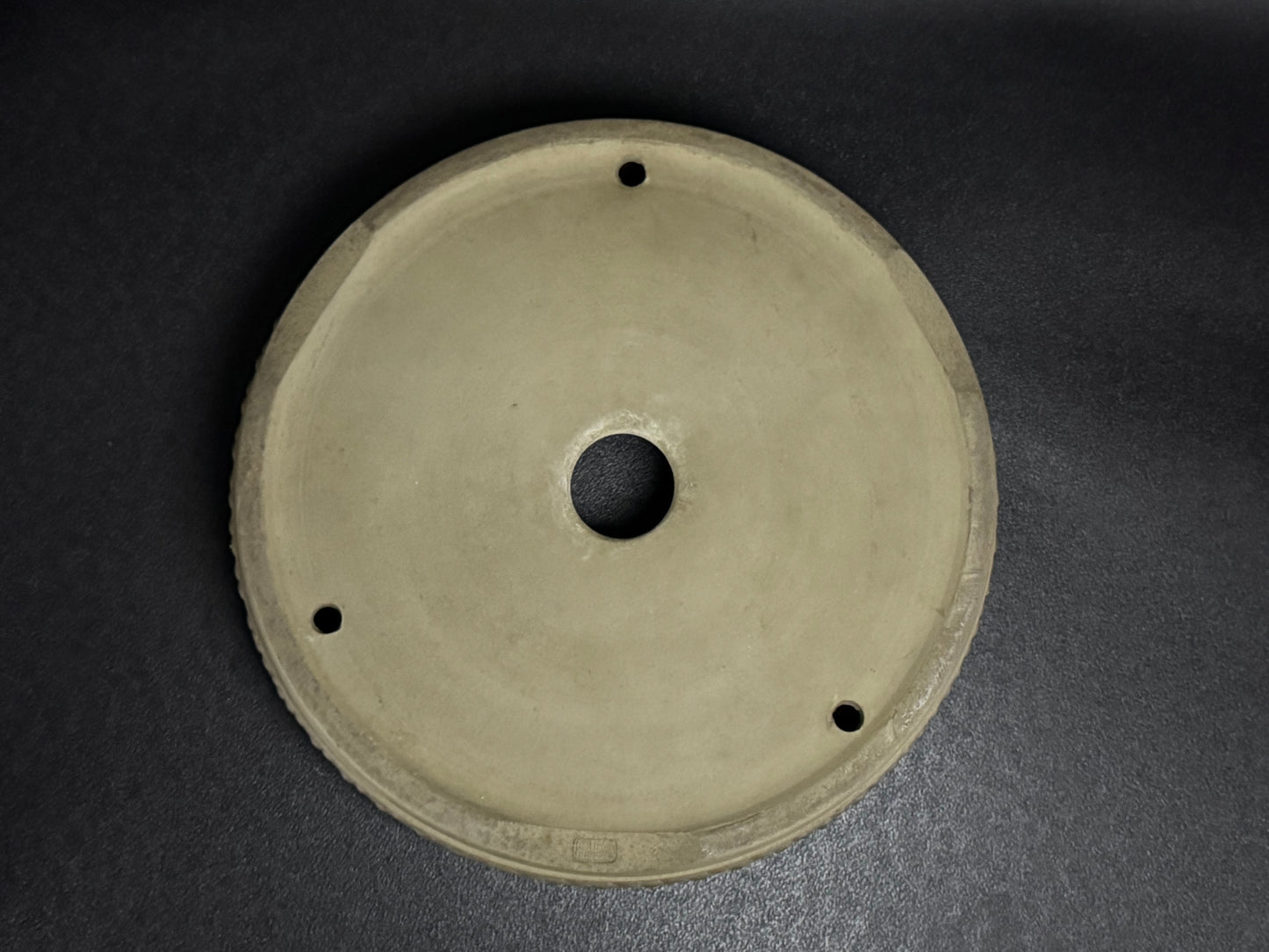 TOUYOU / TOYO 陶陽 (Matsumoto Takeshi 松本 武) – Tokoname 常滑市 – 33.6cm Round Drum 丸形太鼓鉢 – Unglazed 無釉