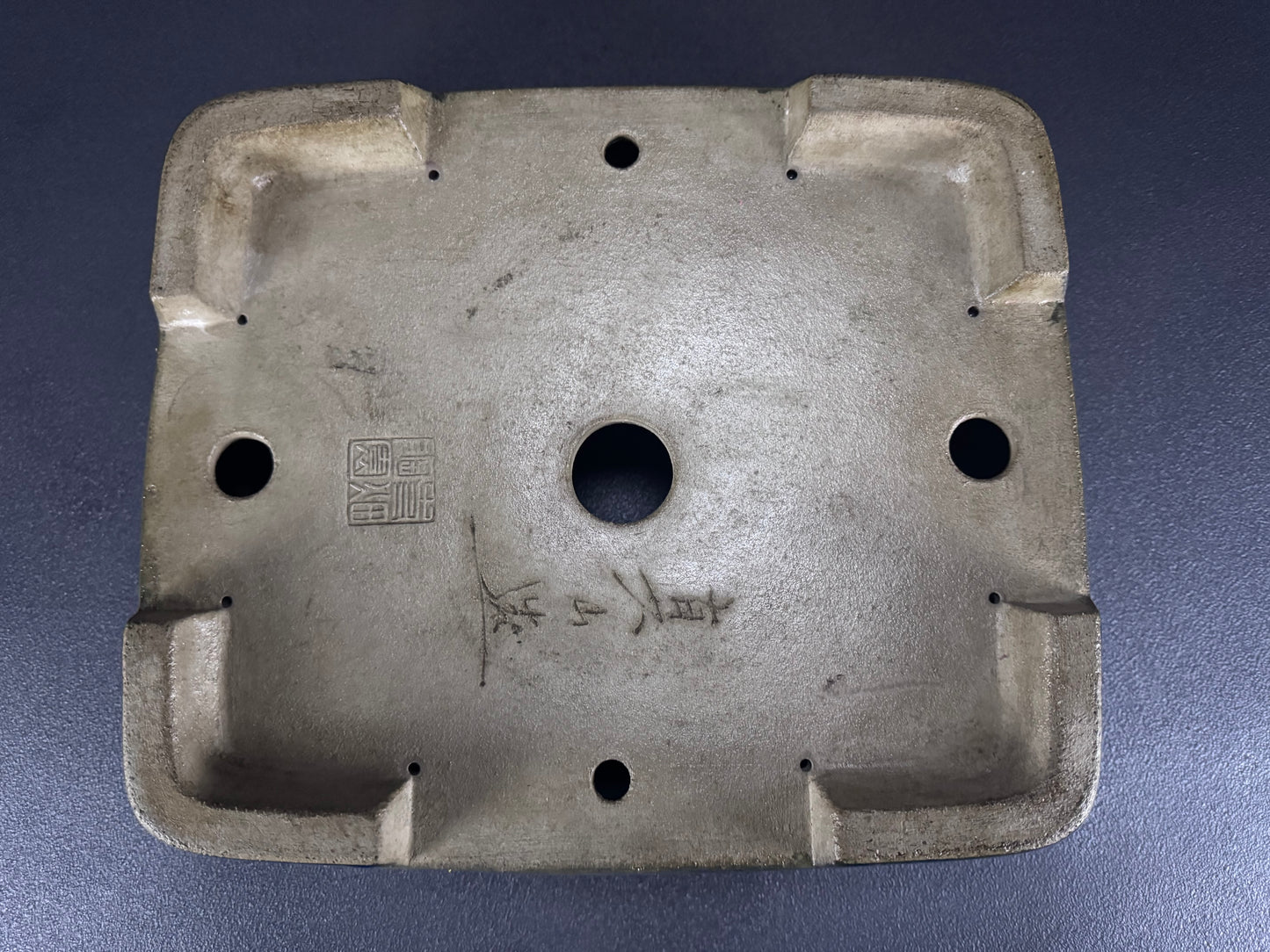 TERAHATA Mazan (Mayama Mazan) 寺畑真山 –  常滑 – 32.9cm Rectangular deep blue glaze (藍釉)