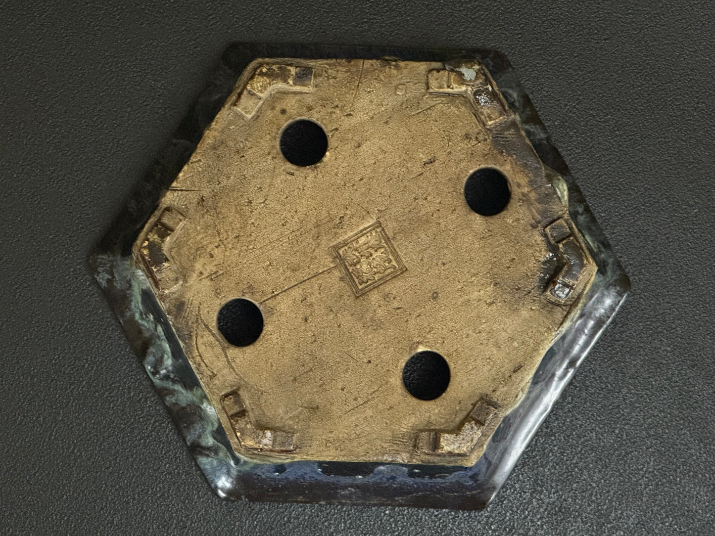 BUSHUAN FUKISHIGE 福田茂 – Tokoname 常滑市 – 19.3cm Hexagonal 六角鉢 – Glazed 施釉