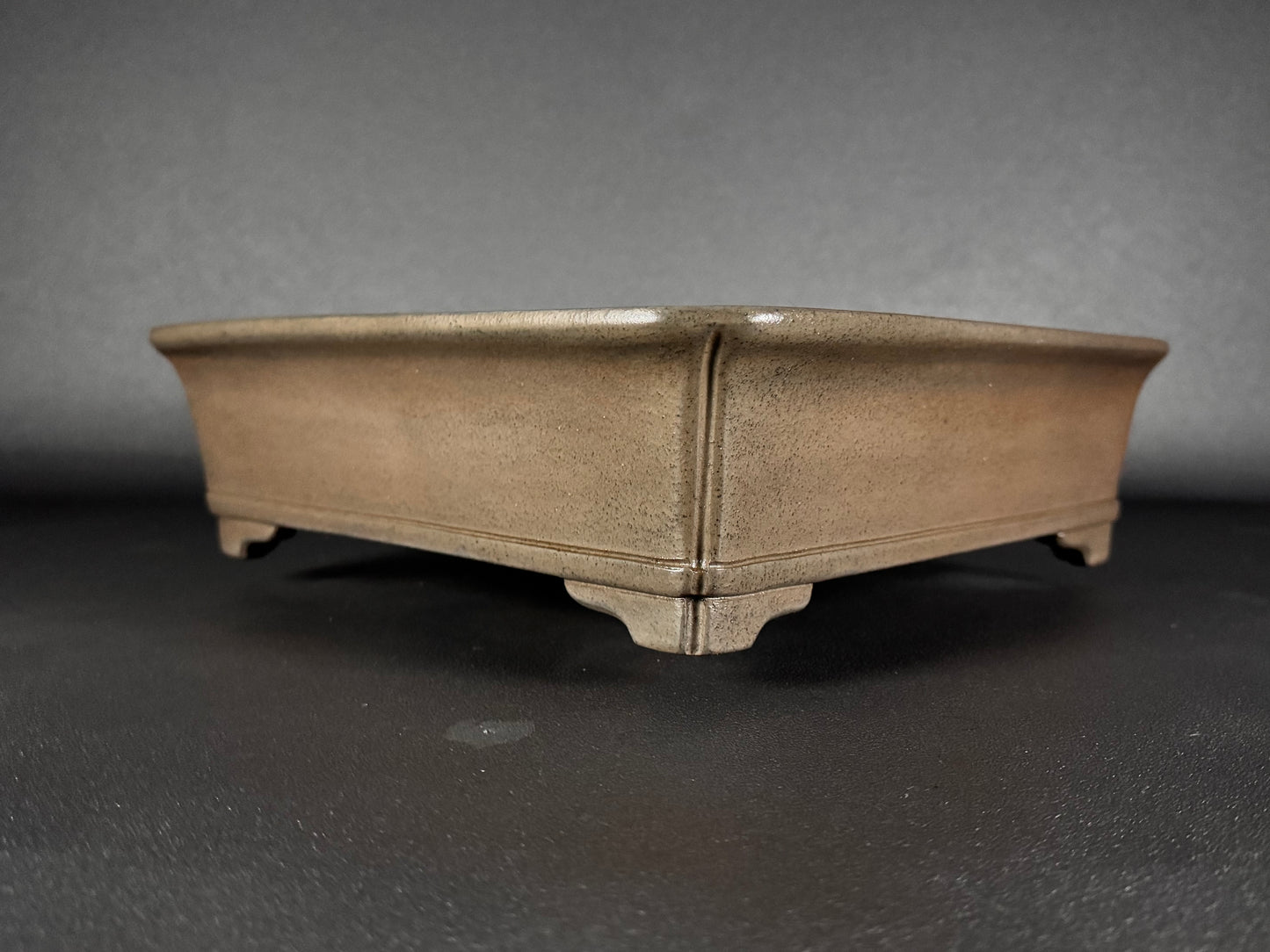 GYOZAN 2nd Gen (Yuuji Nakano 中野 裕二 )"Hand signed 爪描き" - 常滑 – 33.5cm Square Unglazed 角鉢 無釉 On Hold please ask if interested.