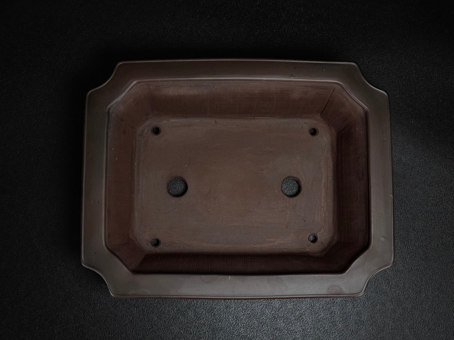 BIGEI 美芸 (Hirata Atsumi 平田あつみ) – Tokoname 常滑市 – 30.6cm Cut-Corner Rectangular 隅切長方形 – Unglazed 無釉