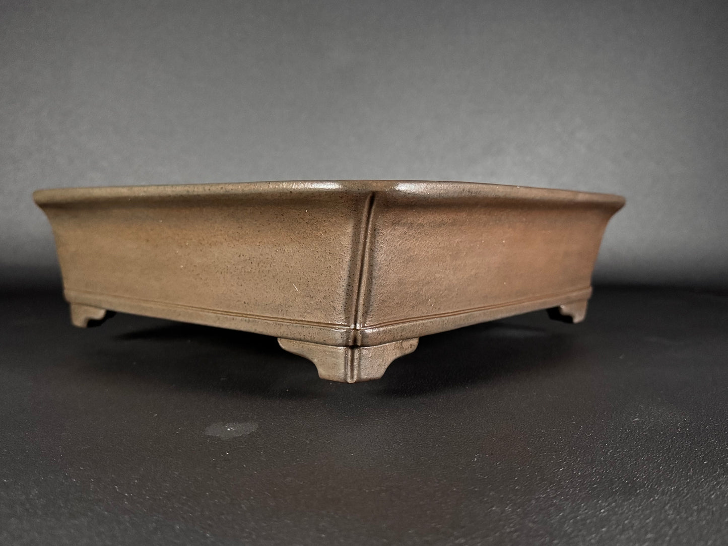GYOZAN 2nd Gen (Yuuji Nakano 中野 裕二 )"Hand signed 爪描き" - 常滑 – 33.5cm Square Unglazed 角鉢 無釉 On Hold please ask if interested.