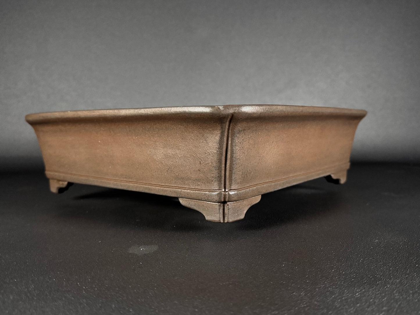 GYOZAN 2nd Gen (Yuuji Nakano 中野 裕二 )"Hand signed 爪描き" - 常滑 – 33.5cm Square Unglazed 角鉢 無釉 On Hold please ask if interested.
