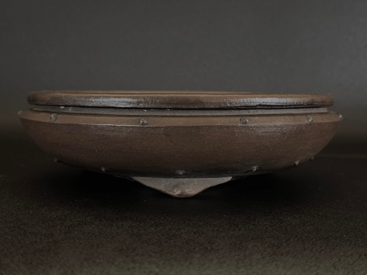 SHOZAN 松山 – Watanabe Shozo 渡辺正三 - 常滑 - 25.0cm Round Bag-Style Drum (袋形・太鼓形丸鉢) Unglazed (無釉) Retake photos they are too dark