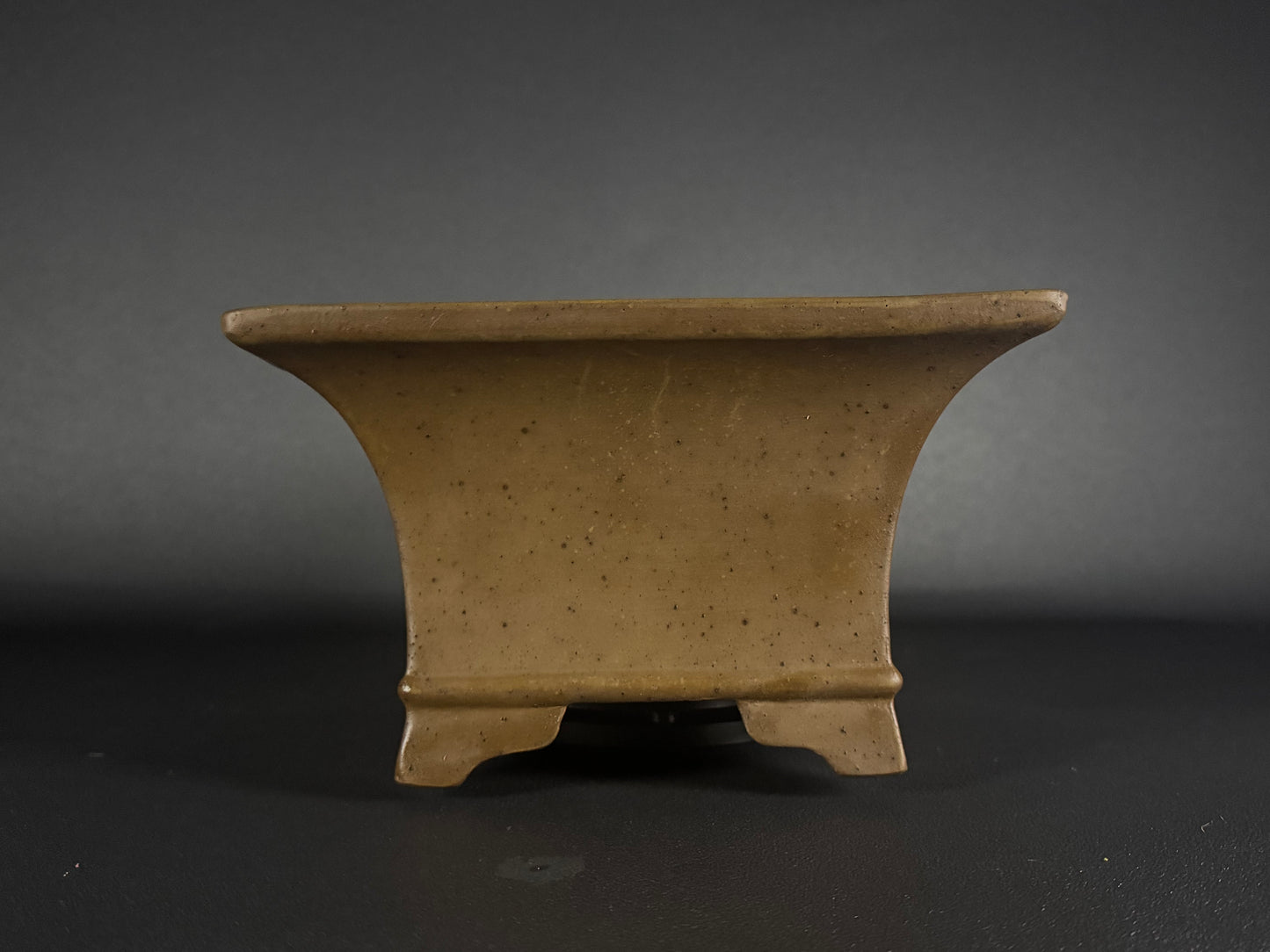IZUMI-ya Matsushita Masuo 泉屋 松下益夫 (aka SENGO/Zenigo 泉古) - 常滑 -  33.4cm rectangular, unglazed.