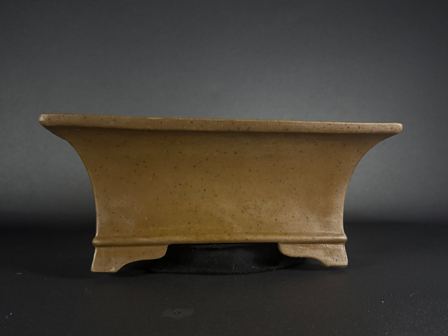 IZUMI-ya Matsushita Masuo 泉屋 松下益夫 (aka SENGO/Zenigo 泉古) - 常滑 -  33.4cm rectangular, unglazed.
