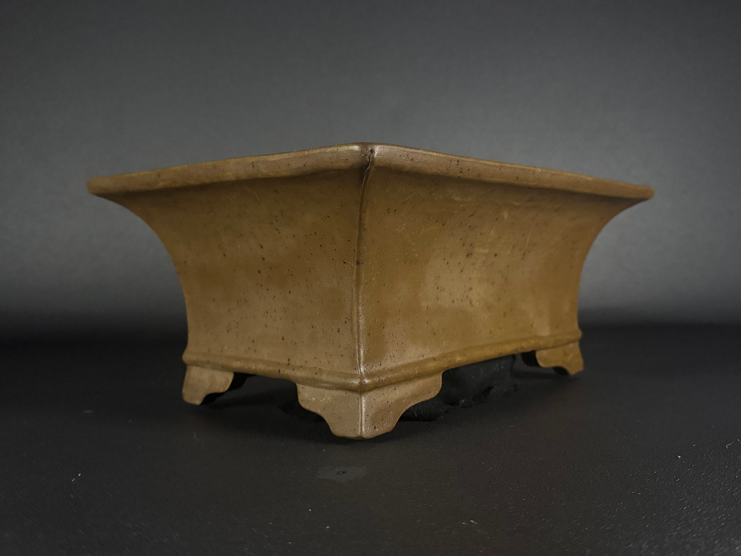 IZUMI-ya Matsushita Masuo 泉屋 松下益夫 (aka SENGO/Zenigo 泉古) - 常滑 -  33.4cm rectangular, unglazed.