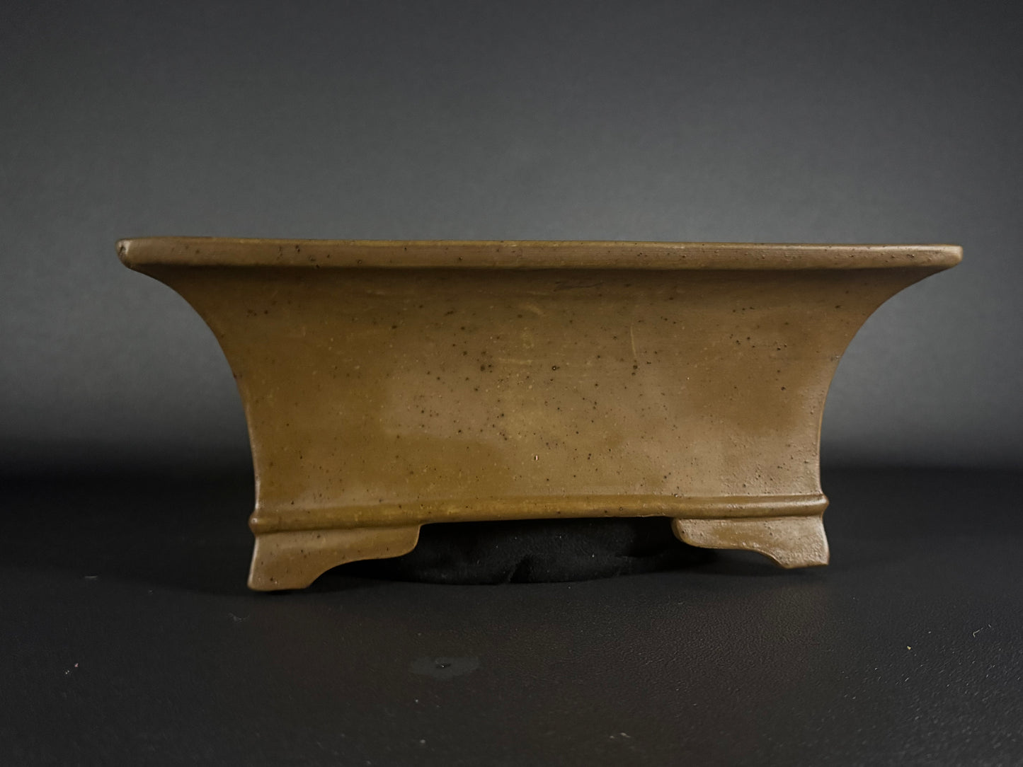 IZUMI-ya Matsushita Masuo 泉屋 松下益夫 (aka SENGO/Zenigo 泉古) - 常滑 -  33.4cm rectangular, unglazed.