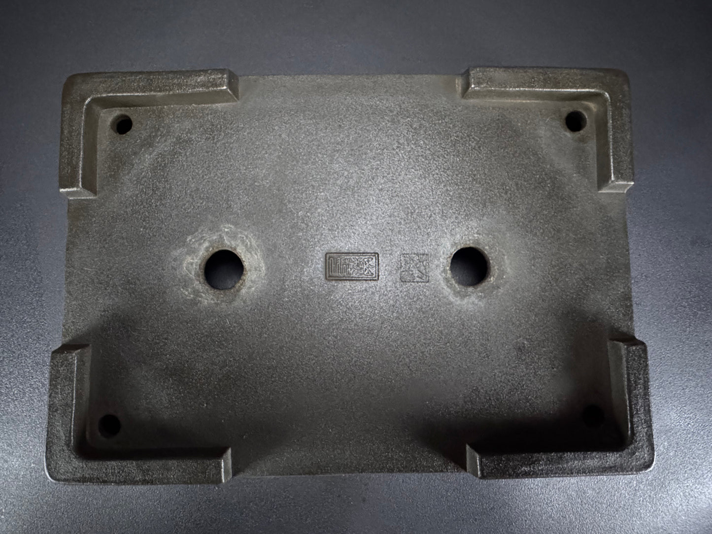 YAMAAKI (山秋窯) – 3rd Generation Kataoka Toshio (片岡俊夫 作) Production – 常滑 – 48.8cm Rectangular Unglazed (長方形 無釉)