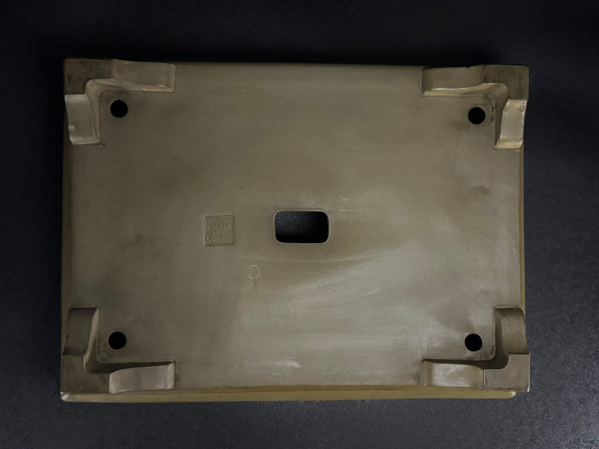 KEIZAN HISADA 久田桂山 – 2nd Generation 二代 – Hisada Sadao 久田貞雄 – Seal only 印のみ - 常滑 - 47.8cm Rectangular 長方形 – Unglazed 無釉
