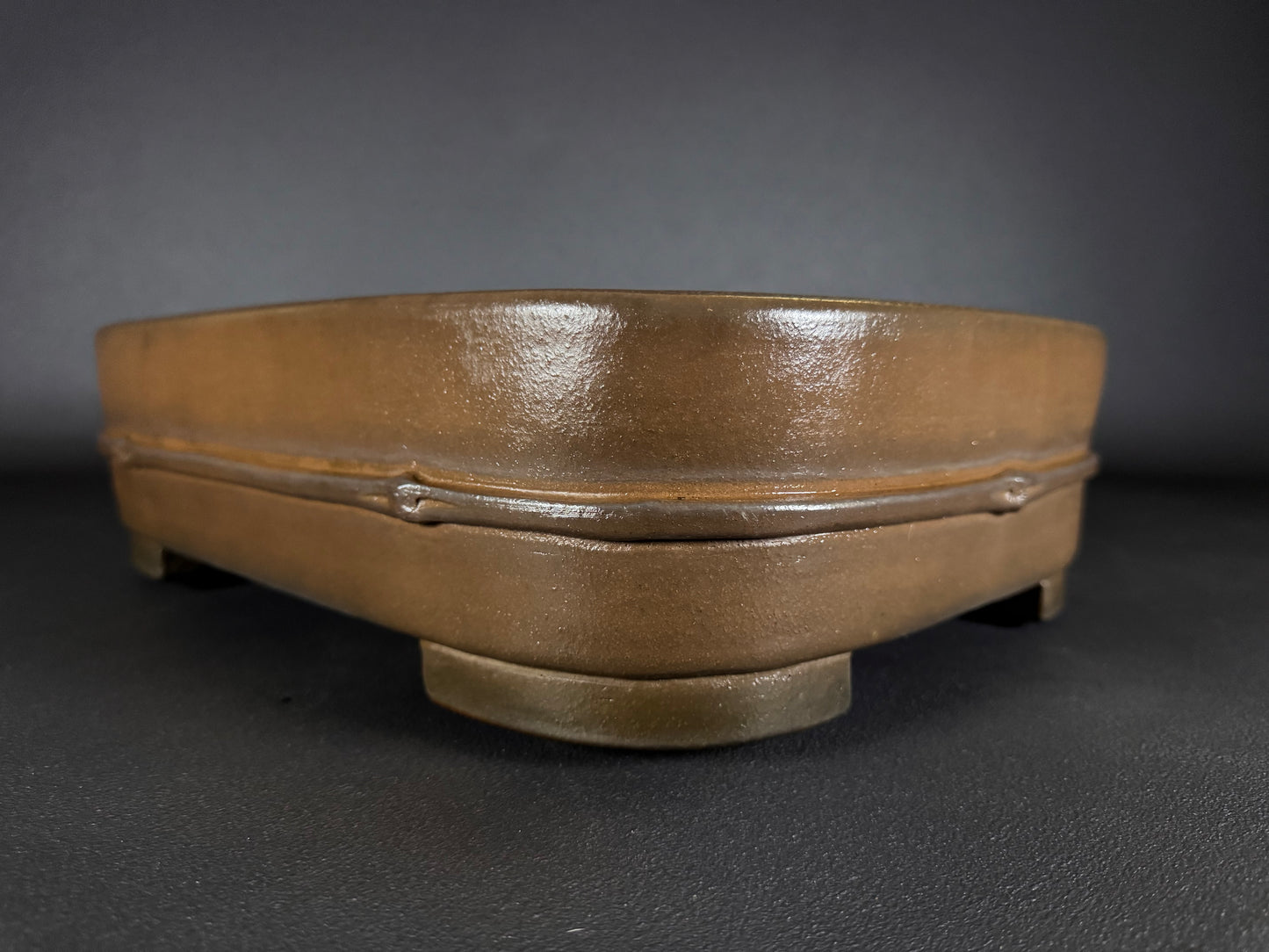 NAKANO GYOZAN 中野 行山 "Hand signed 爪描き" - 常滑 - 40.2cm Rectangular Unglazed 長方形 無釉 Bamboo-Motif (竹意匠)