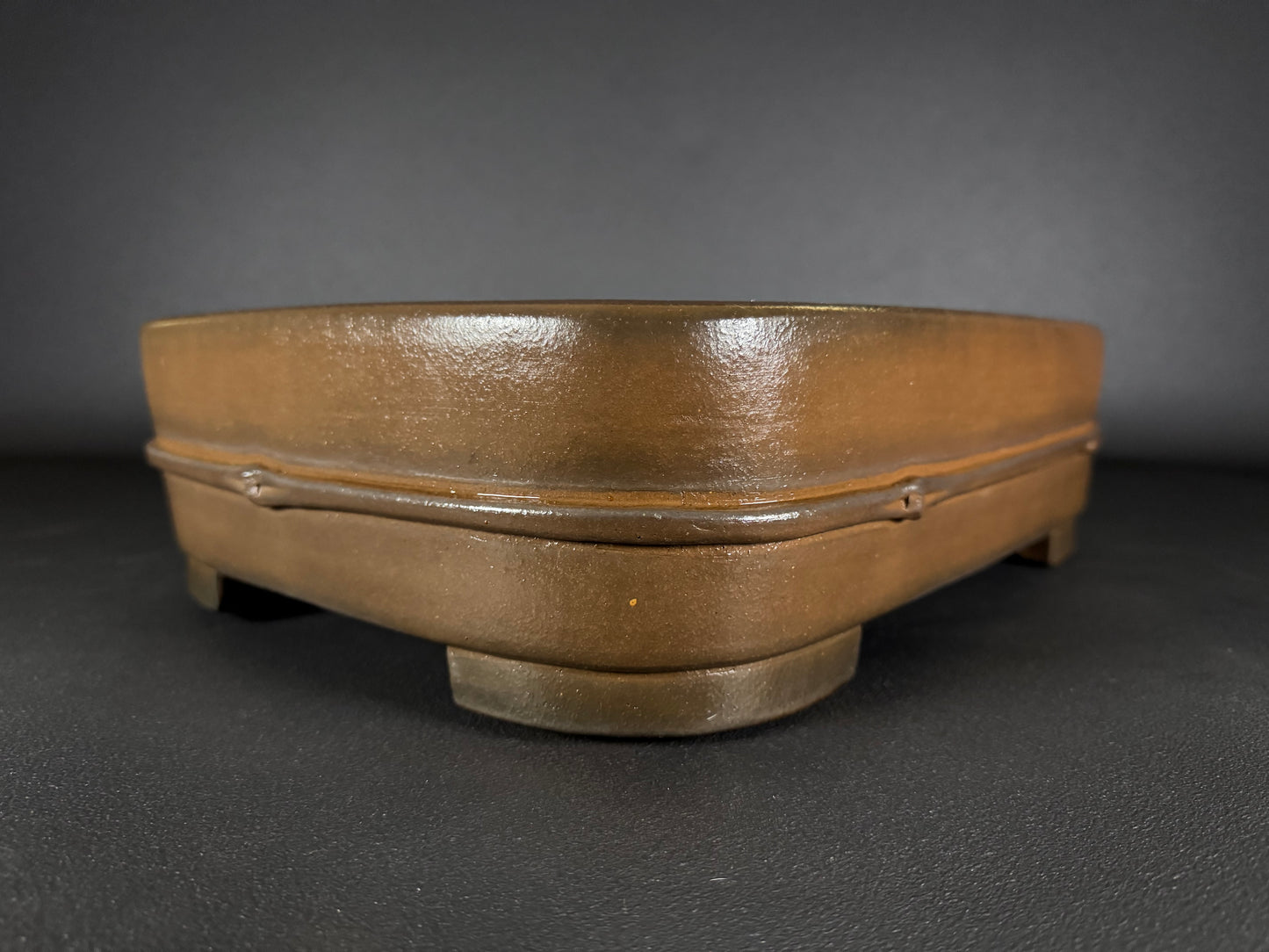 NAKANO GYOZAN 中野 行山 "Hand signed 爪描き" - 常滑 - 40.2cm Rectangular Unglazed 長方形 無釉 Bamboo-Motif (竹意匠)