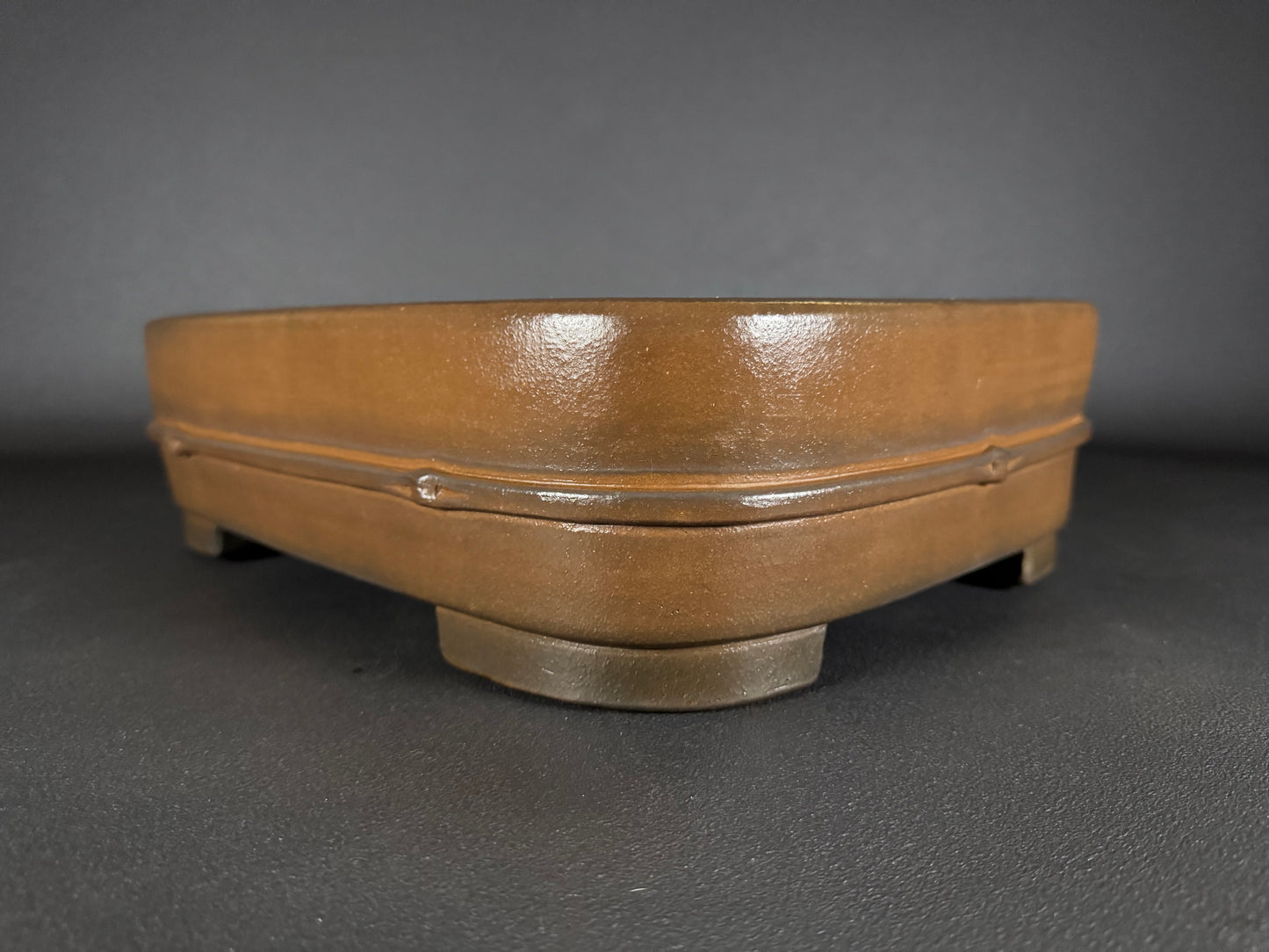 NAKANO GYOZAN 中野 行山 "Hand signed 爪描き" - 常滑 - 40.2cm Rectangular Unglazed 長方形 無釉 Bamboo-Motif (竹意匠)
