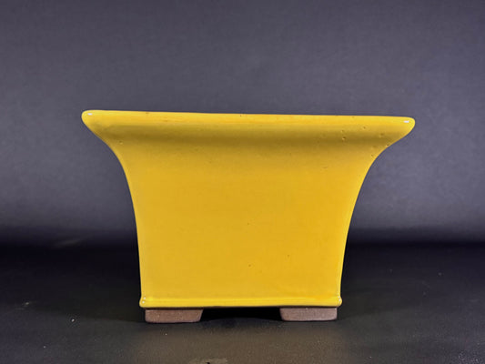 YAMAAKI 山秋 – 3rd Generation (Kataoka Toshio) 山秋三代 片岡俊雄 – 常滑 – 22.4cm Yellow Glazed Square Pot 黄釉角鉢