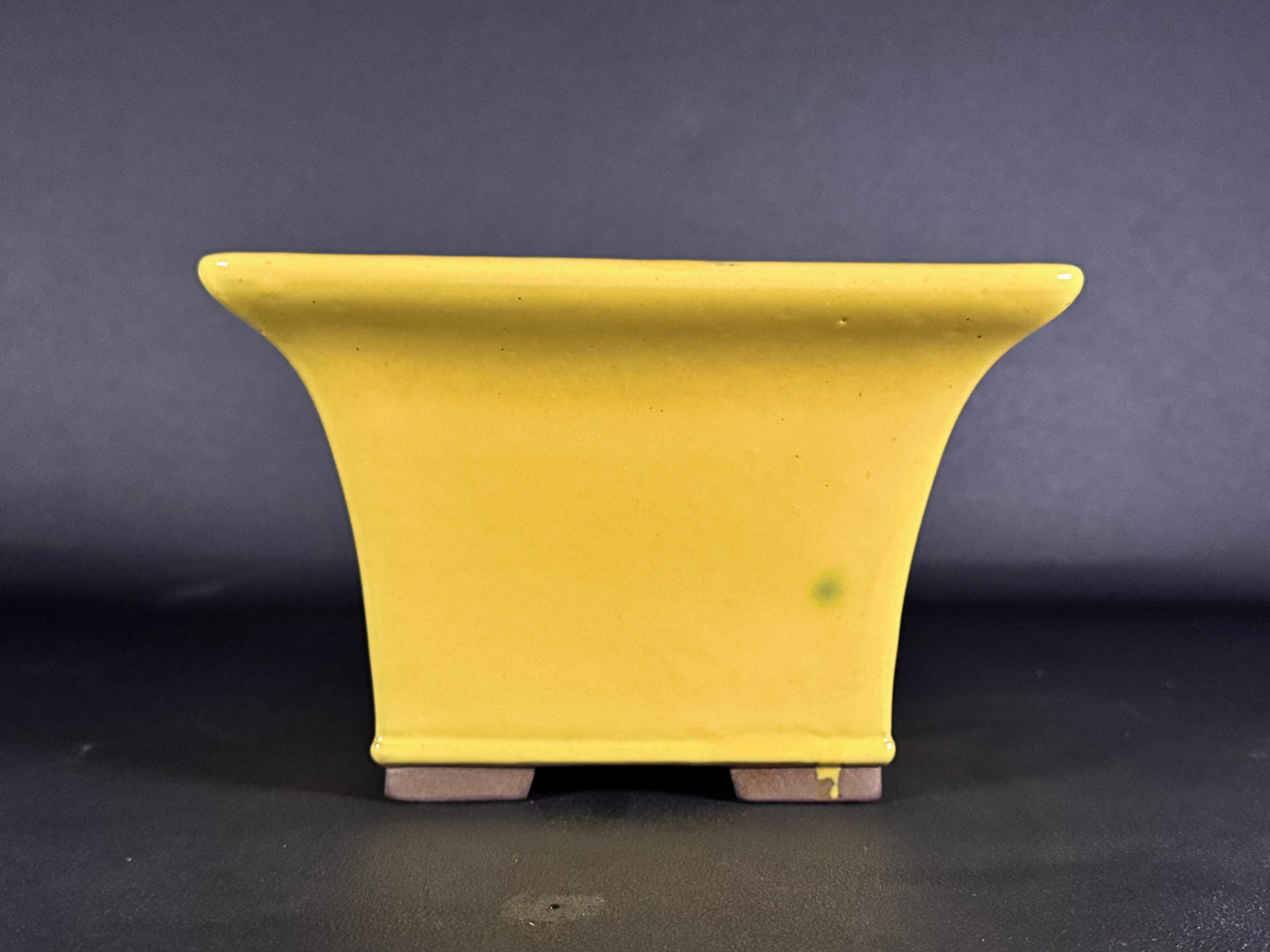 YAMAAKI 山秋 – 3rd Generation (Kataoka Toshio) 山秋三代 片岡俊雄 – 常滑 – 22.4cm Yellow Glazed Square Pot 黄釉角鉢