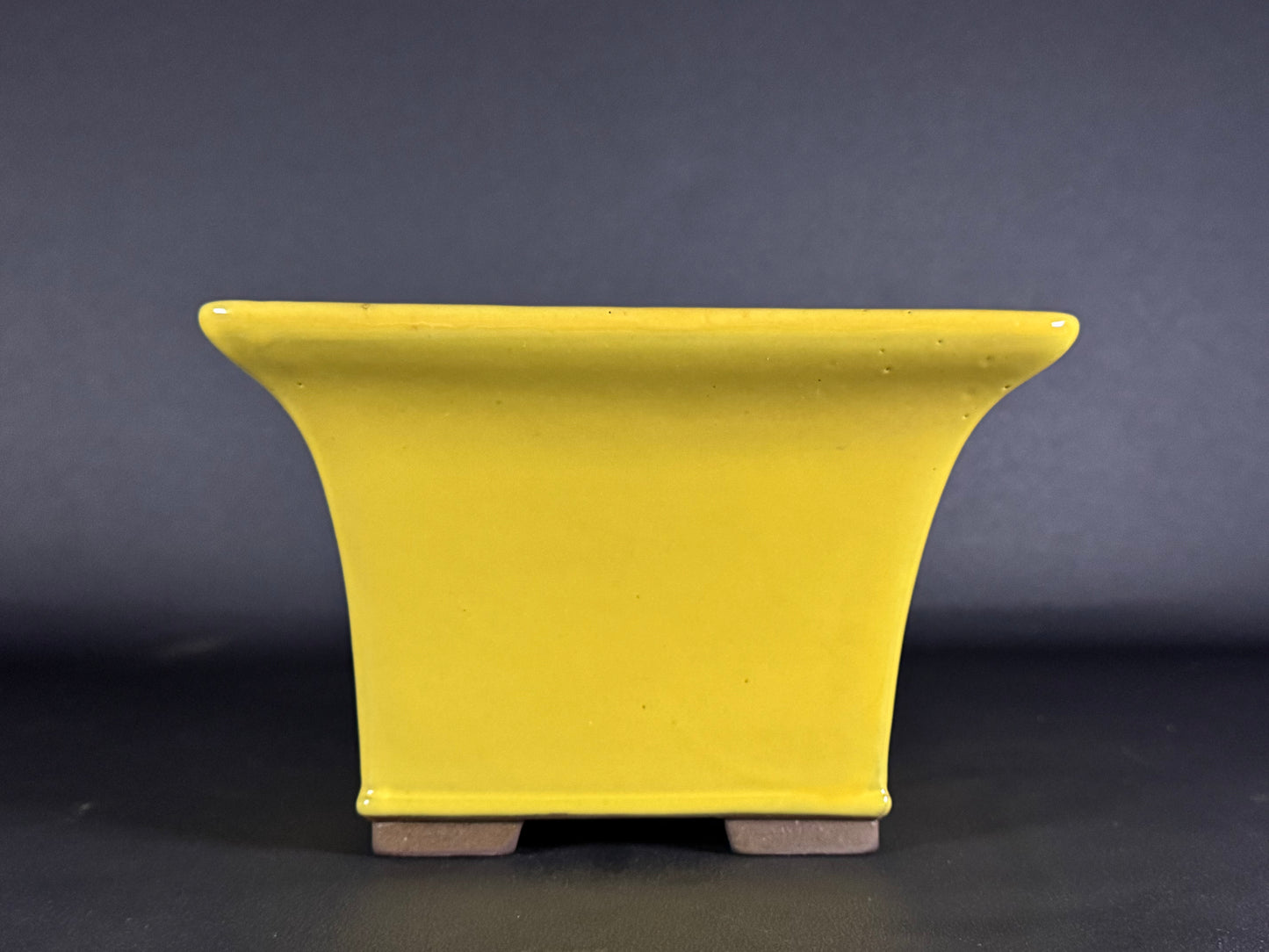 YAMAAKI 山秋 – 3rd Generation (Kataoka Toshio) 山秋三代 片岡俊雄 – 常滑 – 22.4cm Yellow Glazed Square Pot 黄釉角鉢