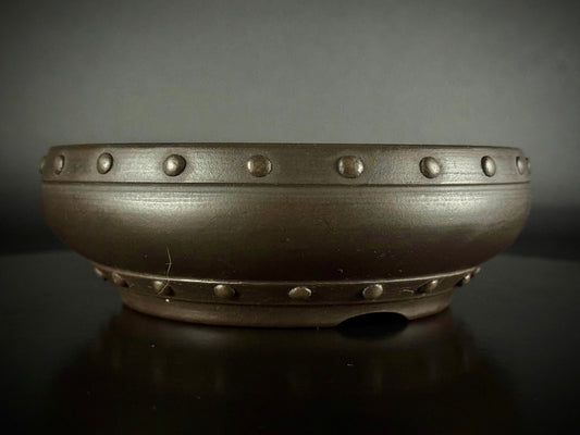 Akira Shouzan  ( 1st Generation Akira Watanabe 渡辺昭) – 常滑 – 17.8 cm Round (丸鉢) Rivet-Style