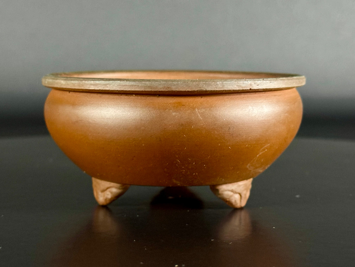BIGEI 美芸 (Hirata Atsumi 平田あつみ) – Tokoname 常滑 – 9.1 x 4.5cm Round – Unglazed