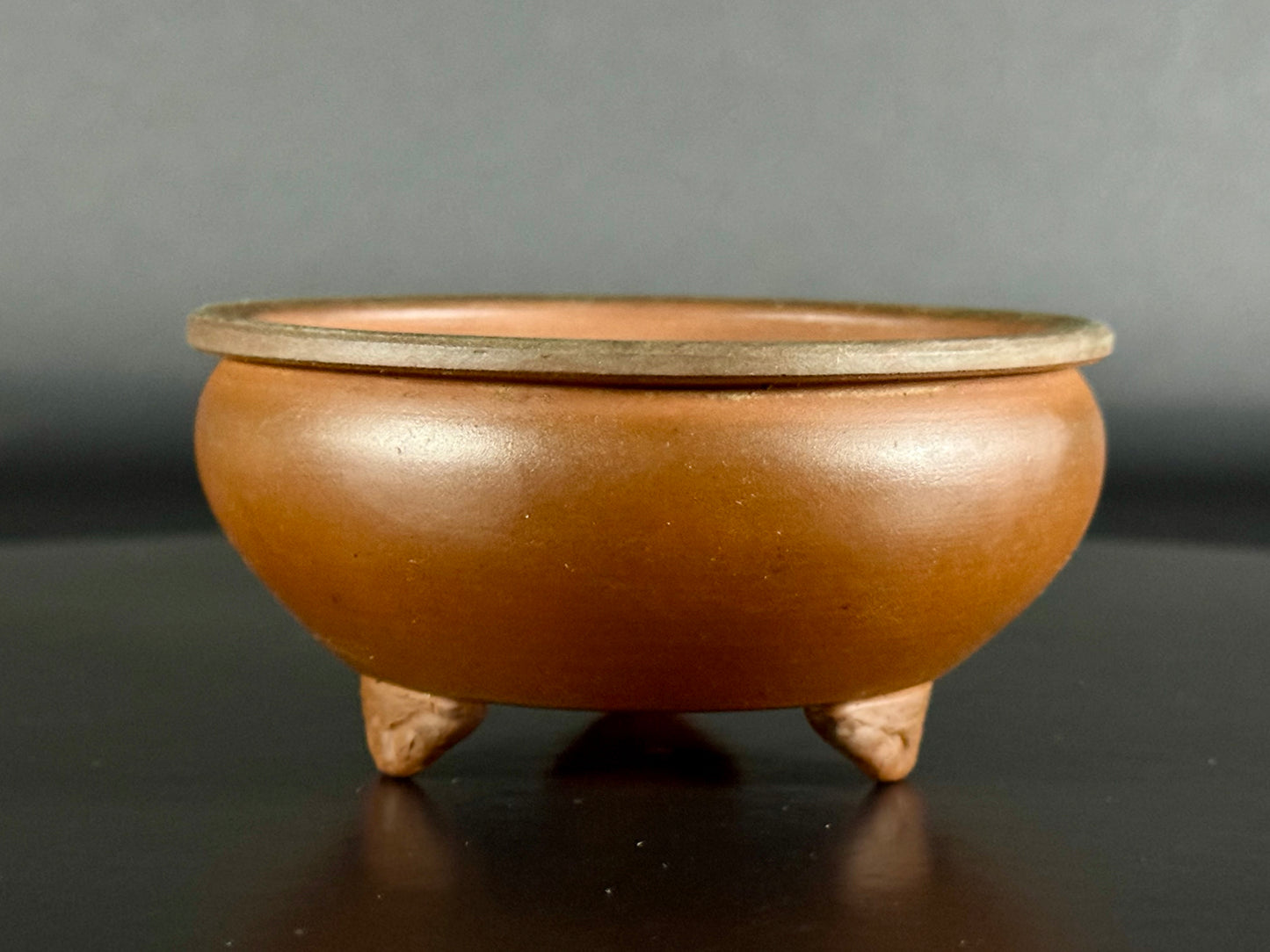 BIGEI 美芸 (Hirata Atsumi 平田あつみ) – Tokoname 常滑 – 9.1 x 4.5cm Round – Unglazed