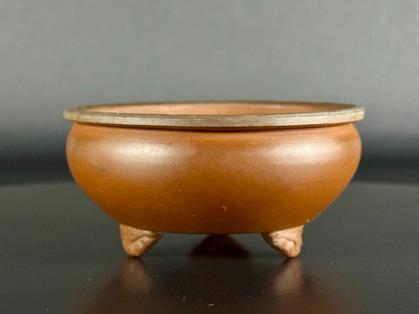 BIGEI 美芸 (Hirata Atsumi 平田あつみ) – Tokoname 常滑 – 9.1 x 4.5cm Round – Unglazed