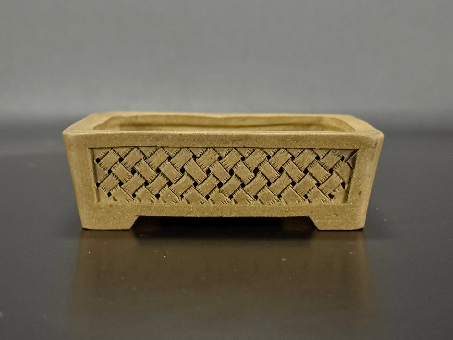 HAYASHI TŌJAKU 陶雀  – 常滑 - 10.4cm Rectangular bamboo-basket motif (竹編み文様, take-ami monyo