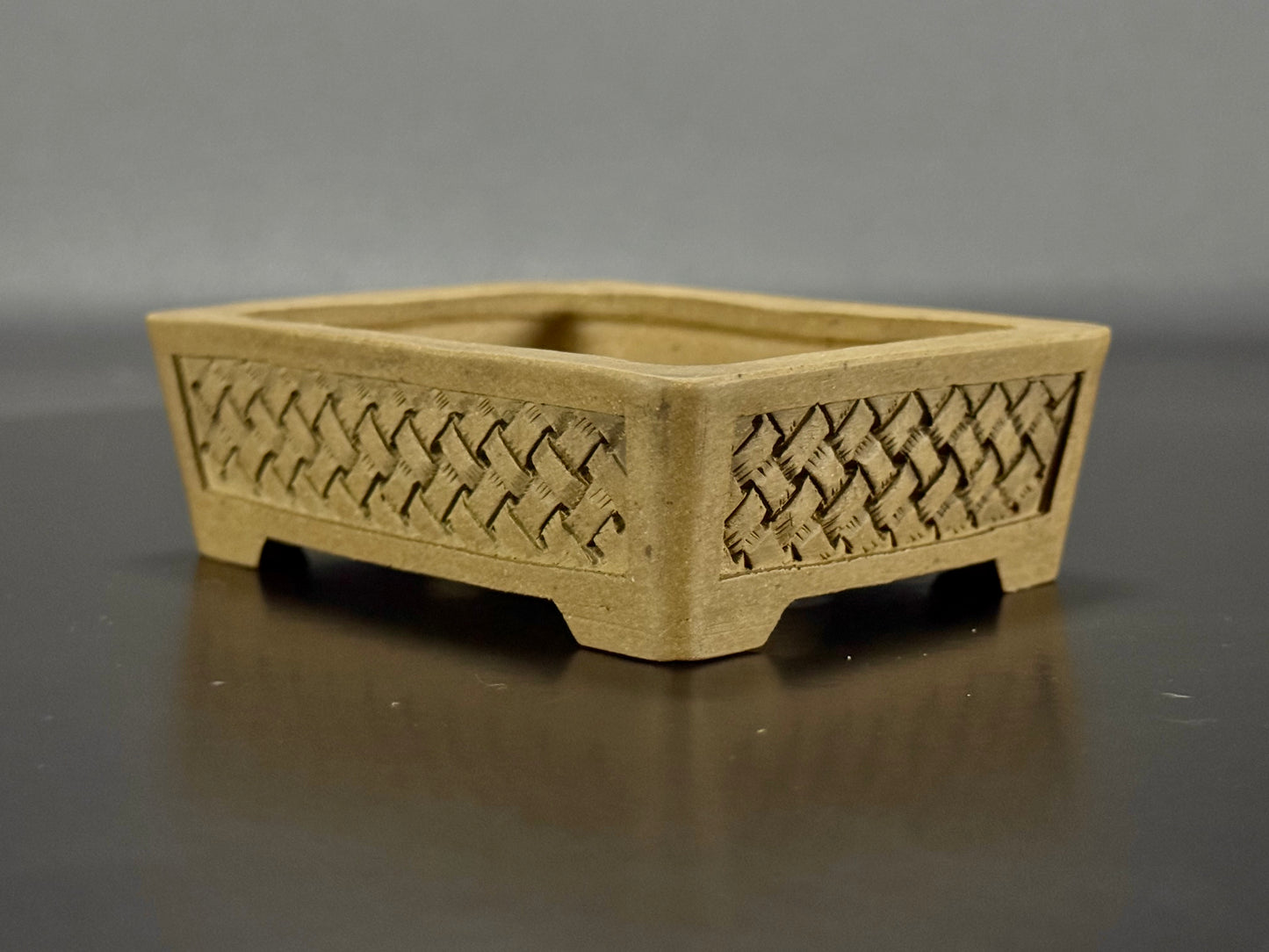 HAYASHI TŌJAKU 陶雀  – 常滑 - 10.4cm Rectangular bamboo-basket motif (竹編み文様, take-ami monyo