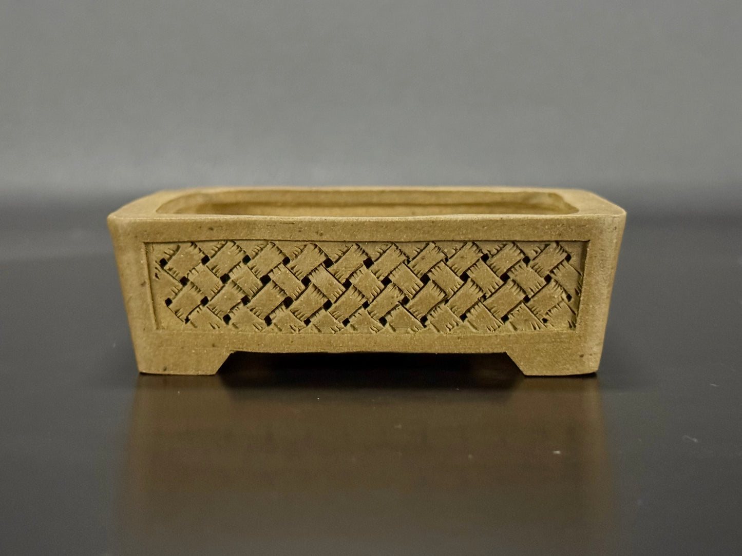 HAYASHI TŌJAKU 陶雀  – 常滑 - 10.4cm Rectangular bamboo-basket motif (竹編み文様, take-ami monyo
