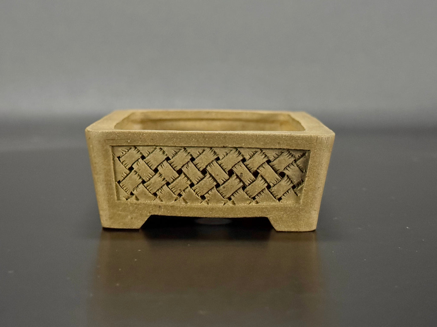 HAYASHI TŌJAKU 陶雀  – 常滑 - 10.4cm Rectangular bamboo-basket motif (竹編み文様, take-ami monyo
