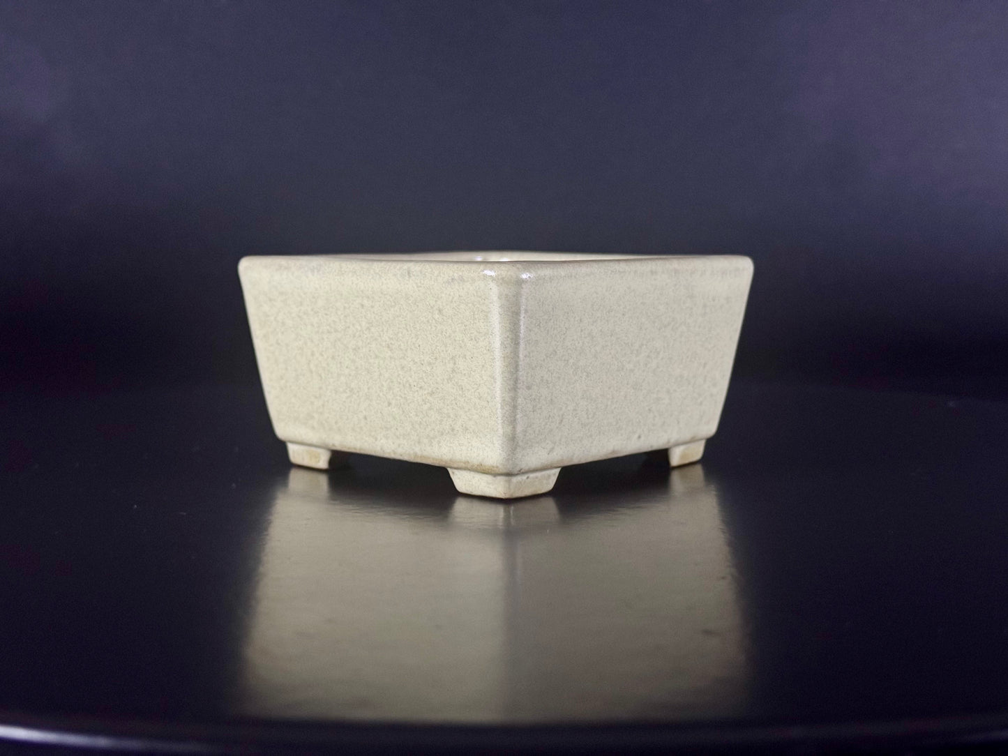 Yamafusa’s Wife (Housyu Otorifune) – 常滑 –  8.9cm Square Cream Glazed