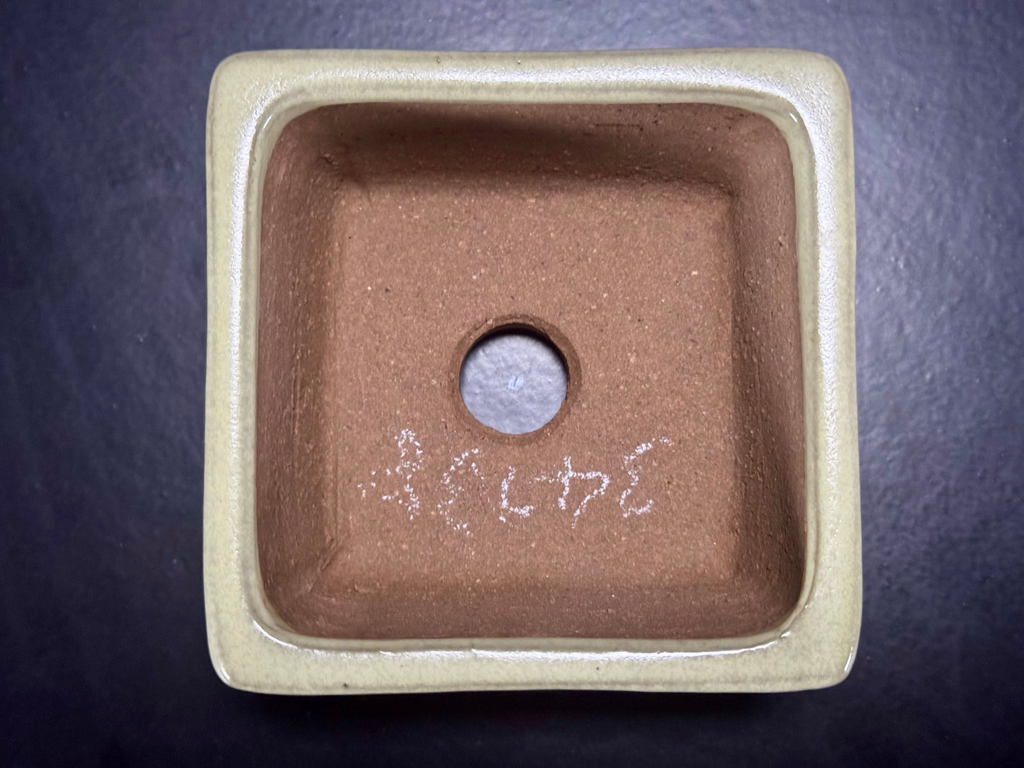 Yamafusa’s Wife (Housyu Otorifune) – 常滑 –  8.9cm Square Cream Glazed