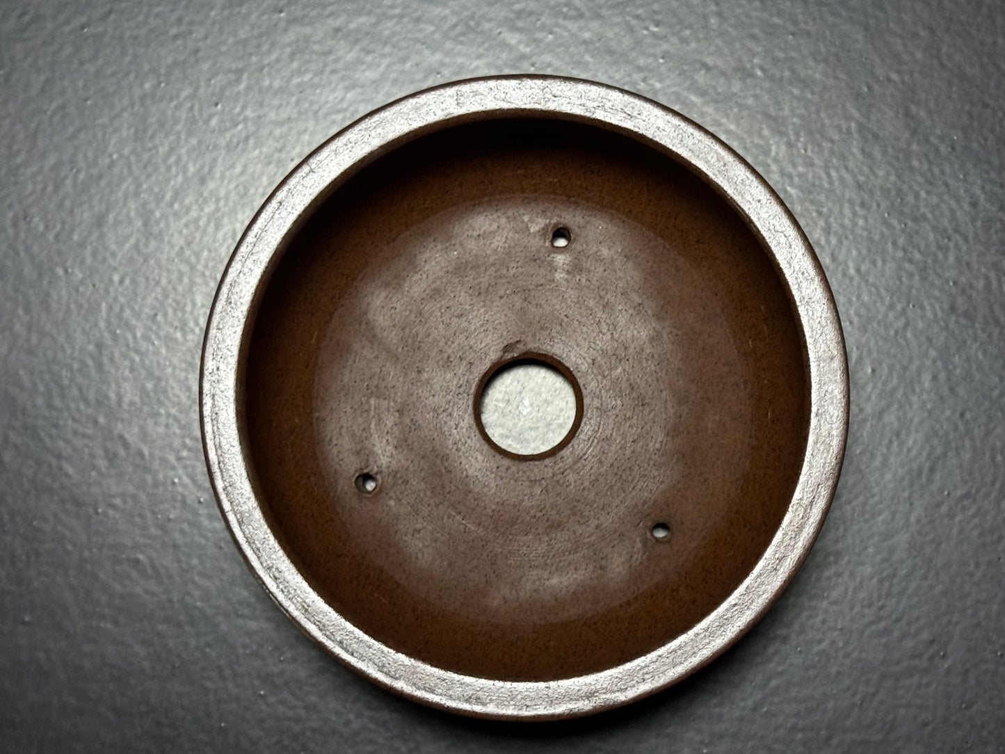 BIGEI 美芸 (Hirata Atsumi 平田あつみ) – 常滑 – 9.8x3.8cm Round – Unglazed  丸鉢・無釉