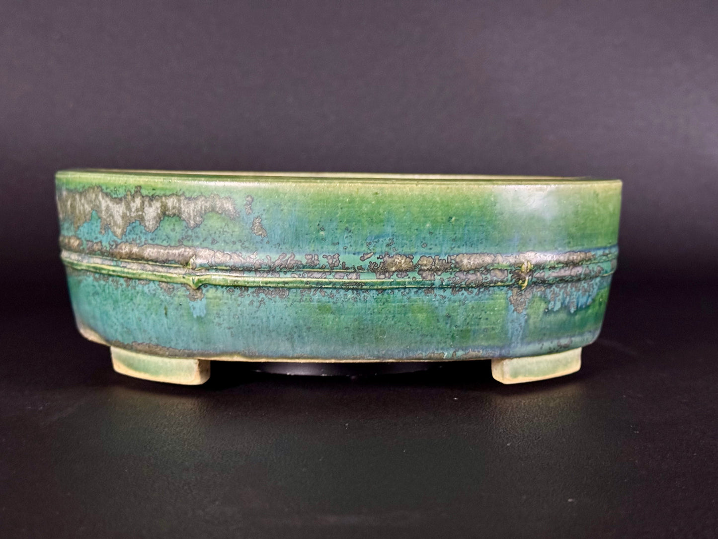 AIBA KOYO – Mr. AIBA Kouichirou（相場 恒一郎）– 常滑 – 24.4cm Oval 楕円鉢 Oval – 青緑釉 Green–Blue Glaze（双帯・竹意匠 Dual Mid-Band Bamboo Motif）