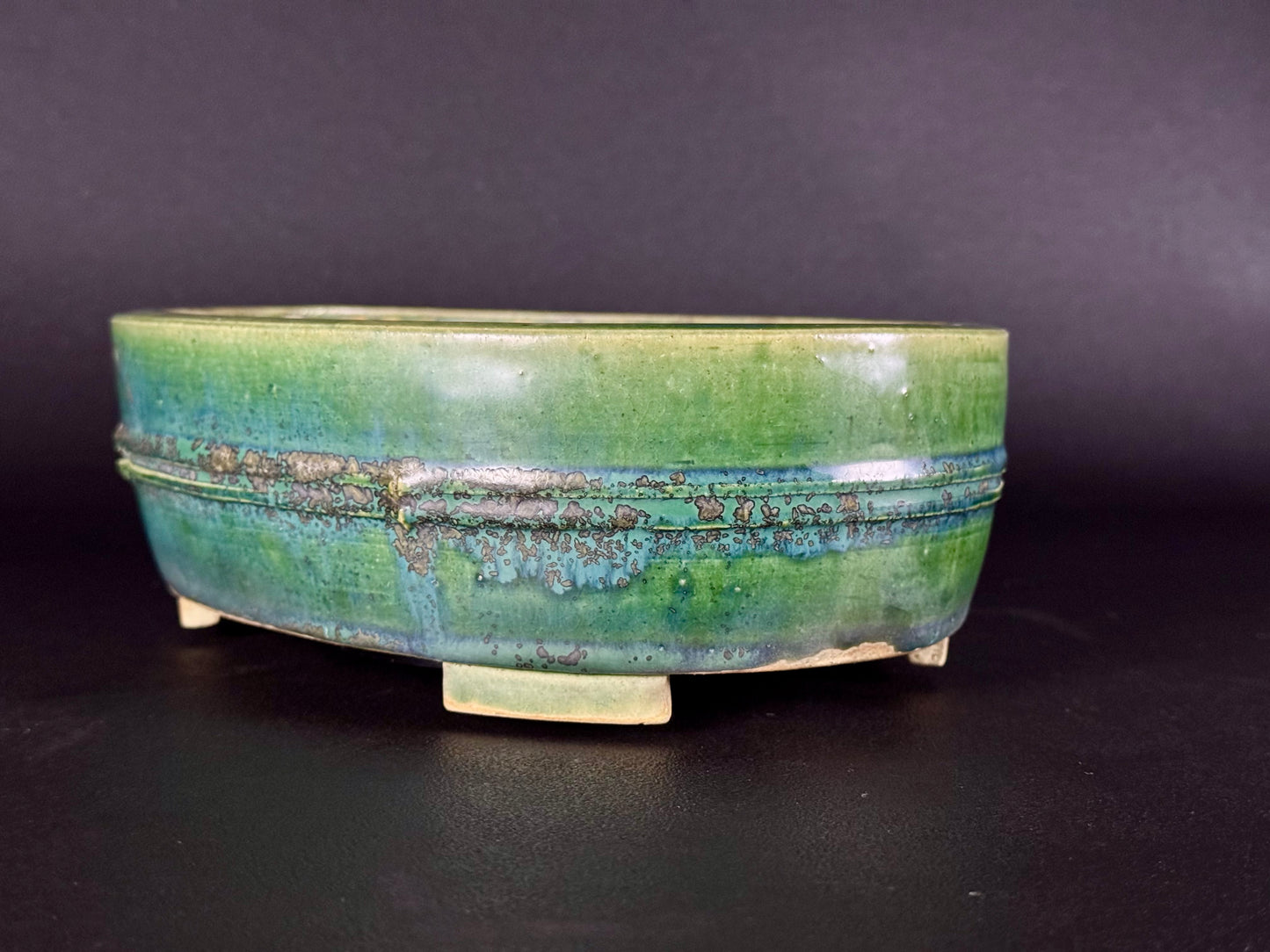 AIBA KOYO – Mr. AIBA Kouichirou（相場 恒一郎）– 常滑 – 24.4cm Oval 楕円鉢 Oval – 青緑釉 Green–Blue Glaze（双帯・竹意匠 Dual Mid-Band Bamboo Motif）